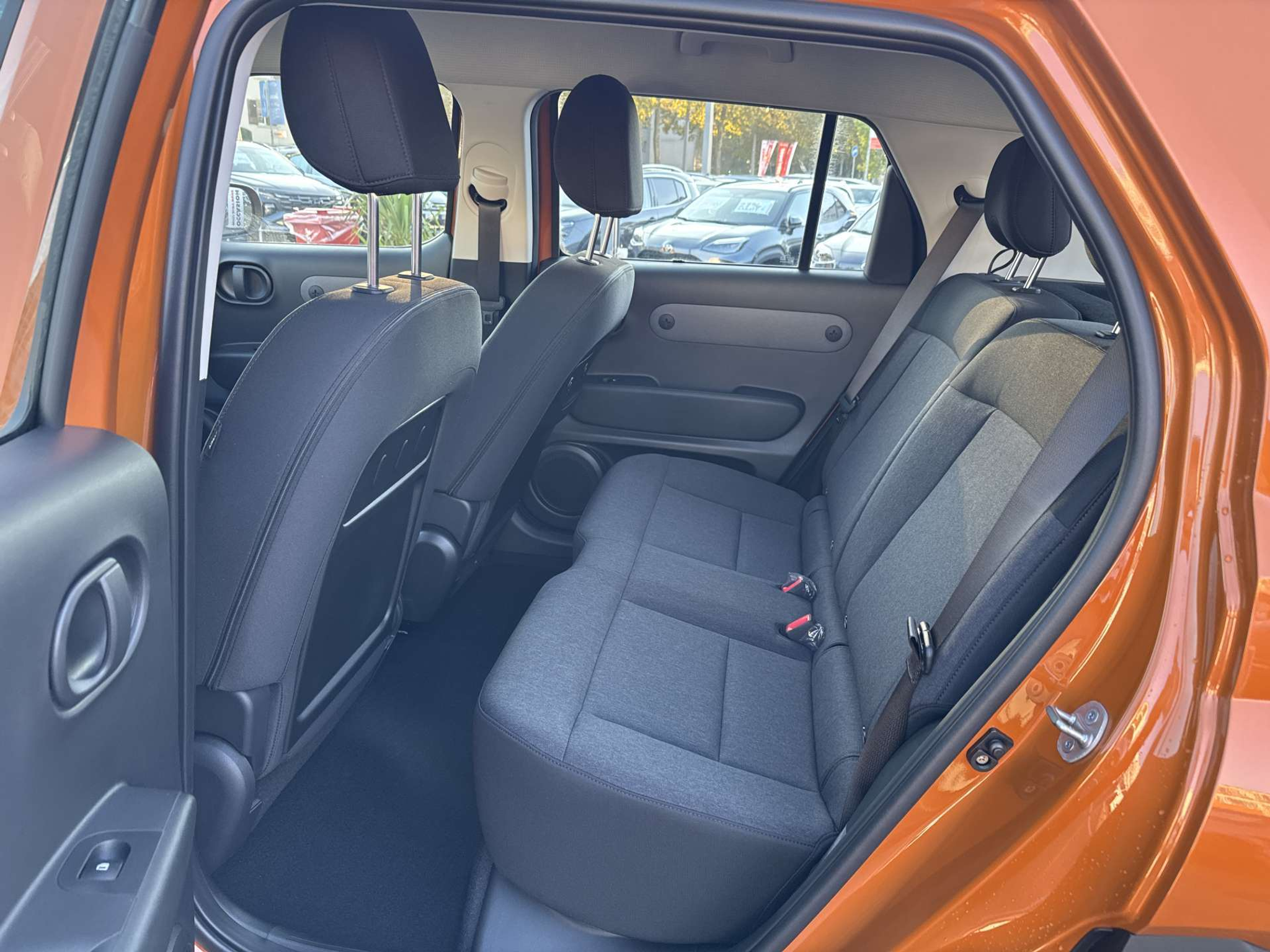 listing desktop thumbnail image 6