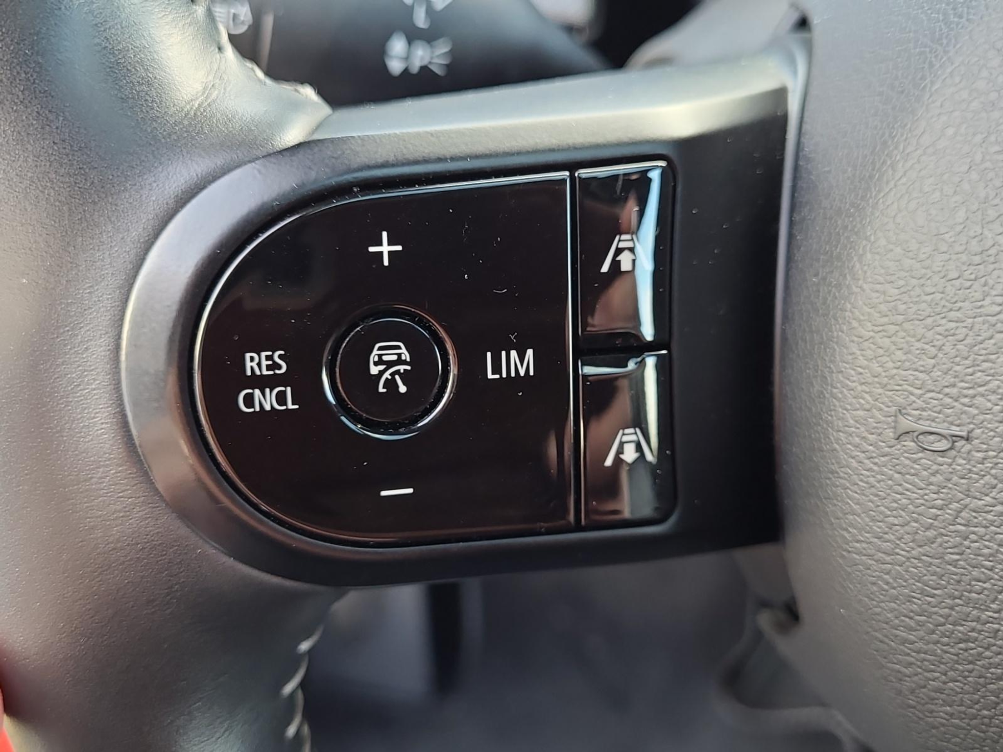 listing desktop thumbnail image 15