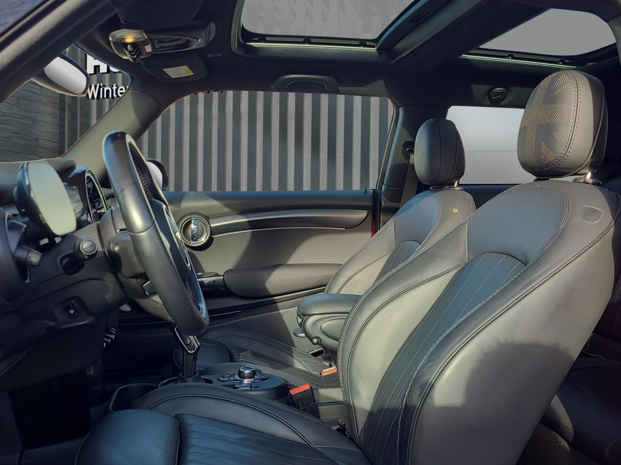 listing desktop thumbnail image 16