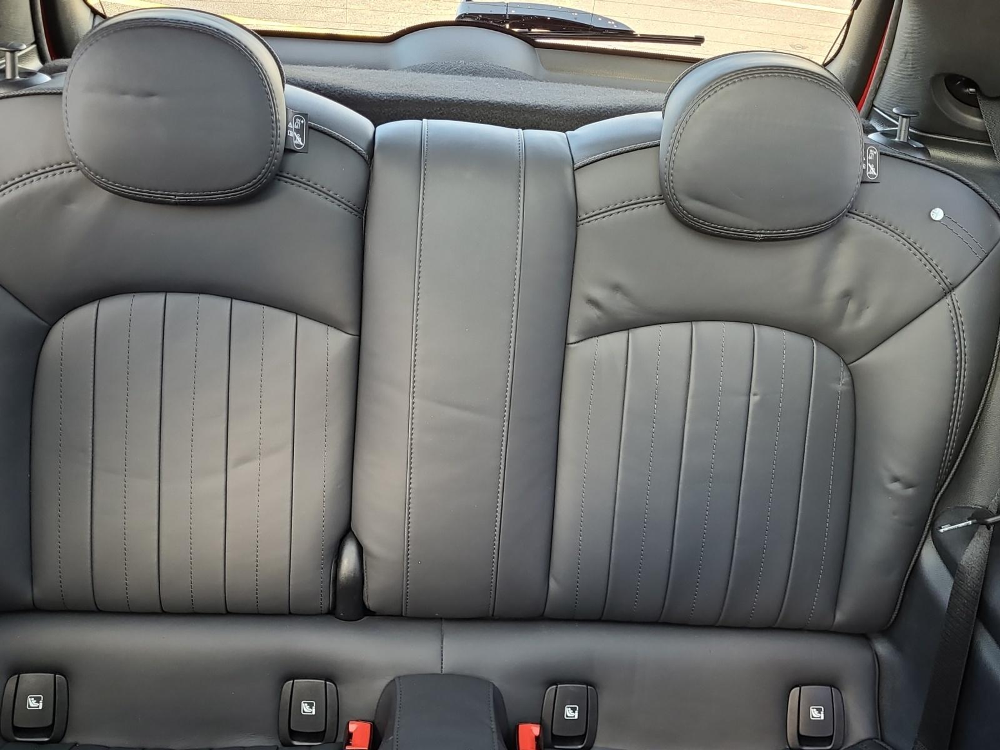 listing desktop thumbnail image 18