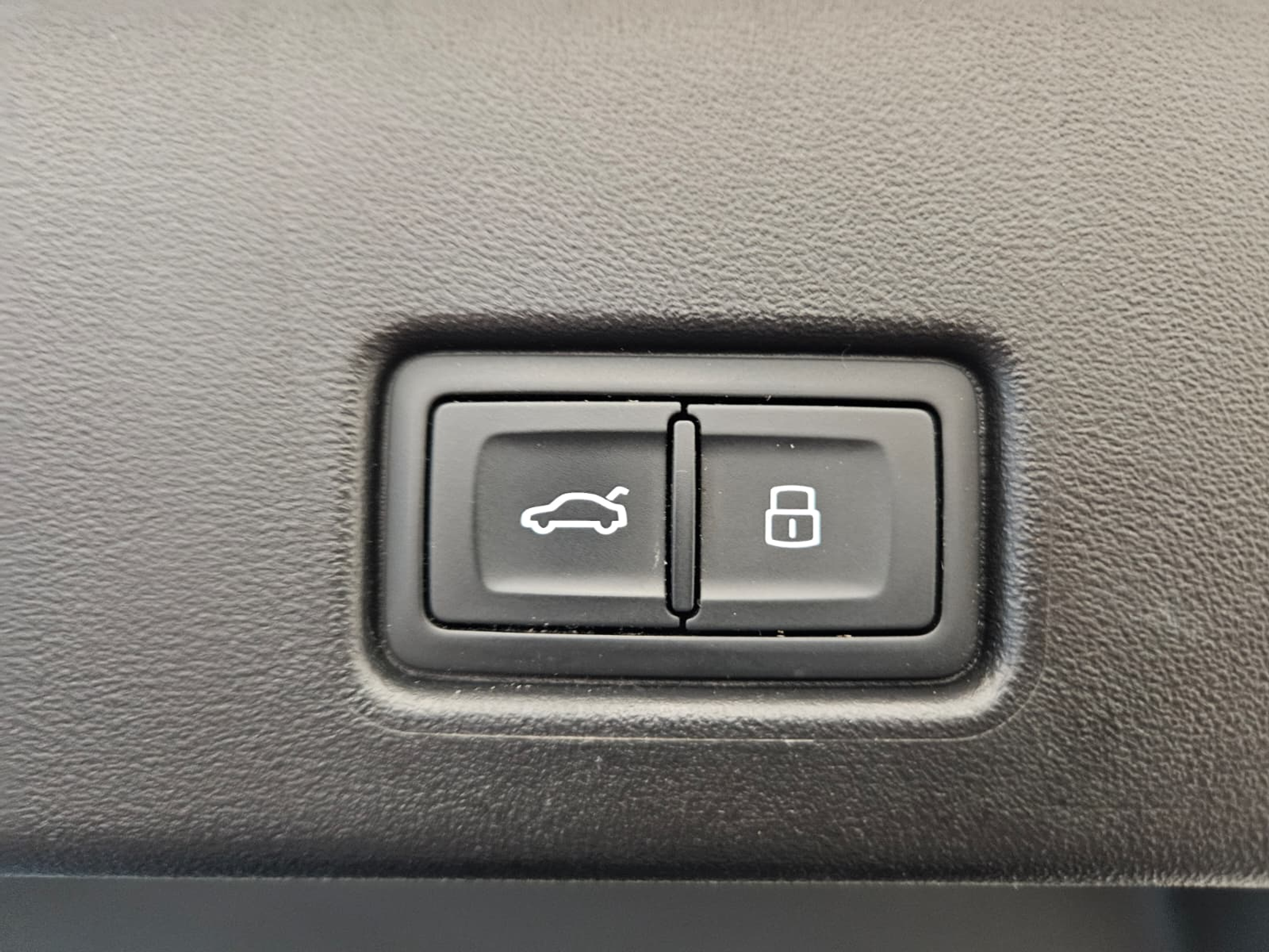 listing desktop thumbnail image 15