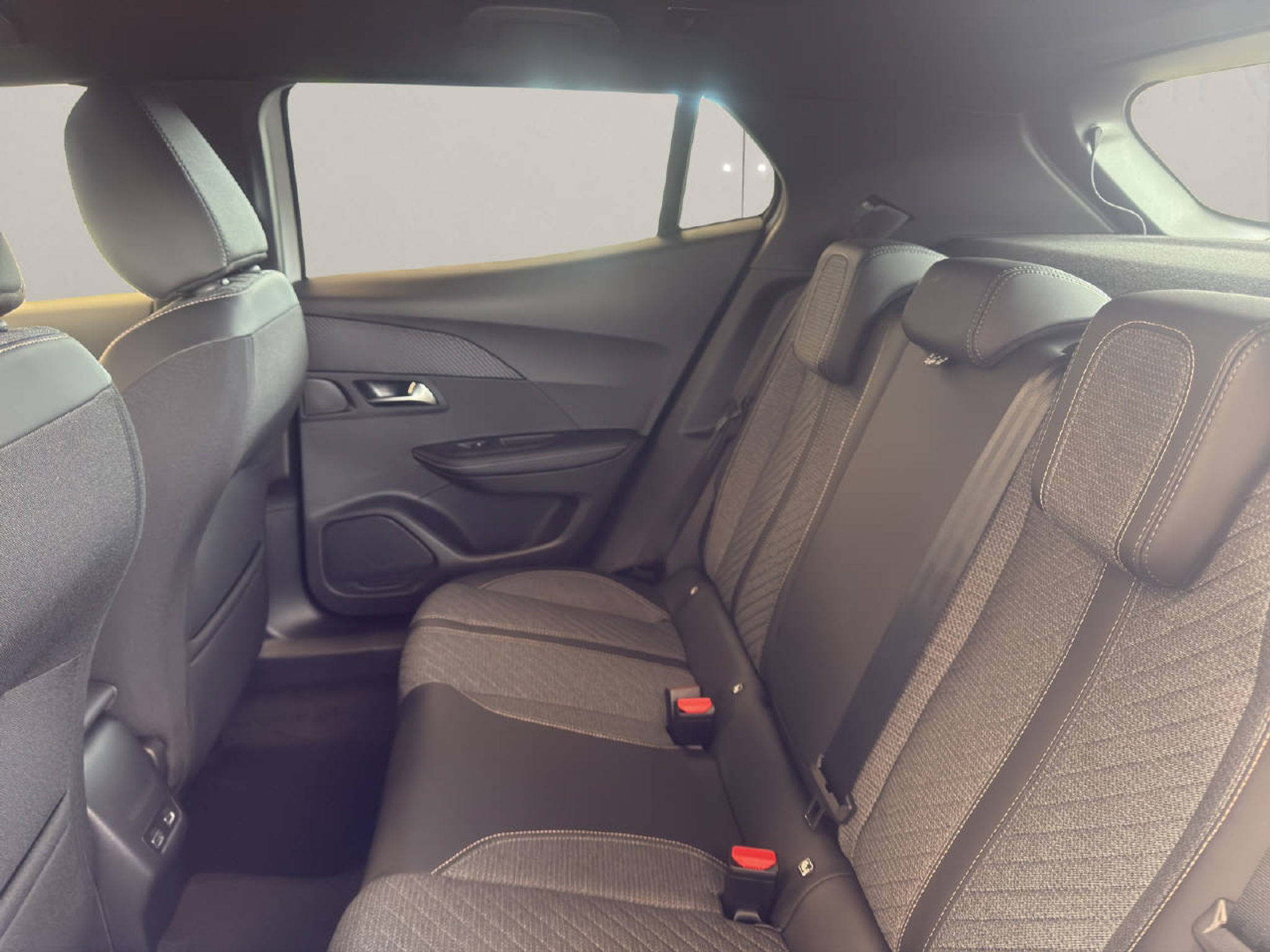 listing desktop thumbnail image 8