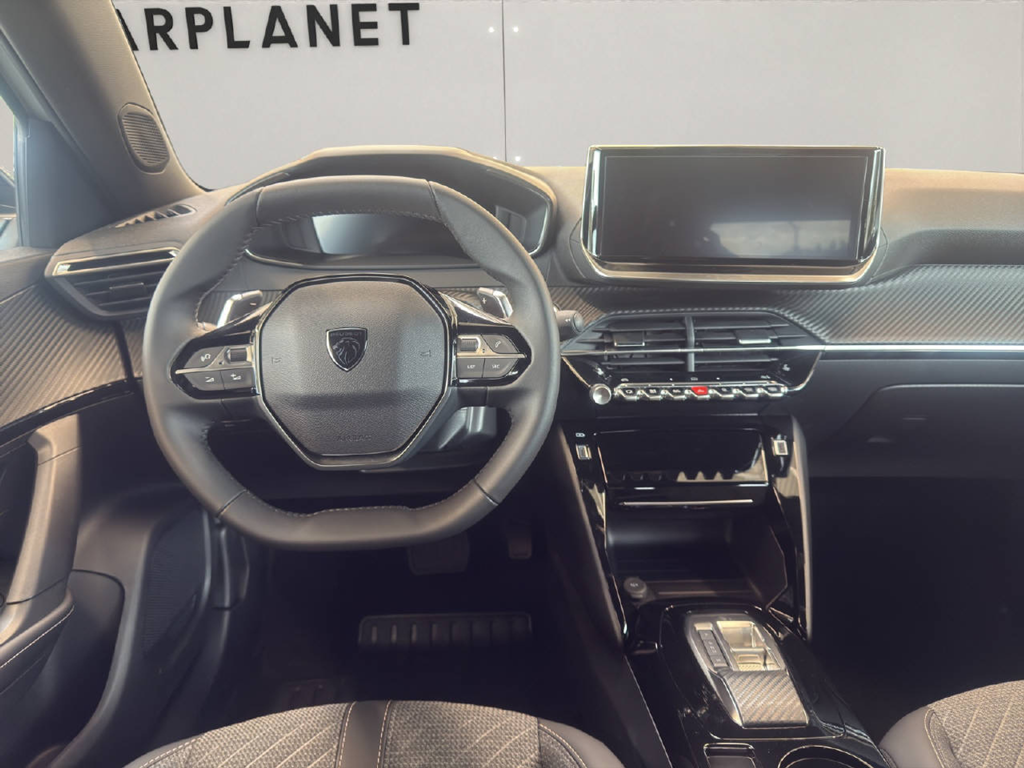 listing desktop thumbnail image 4