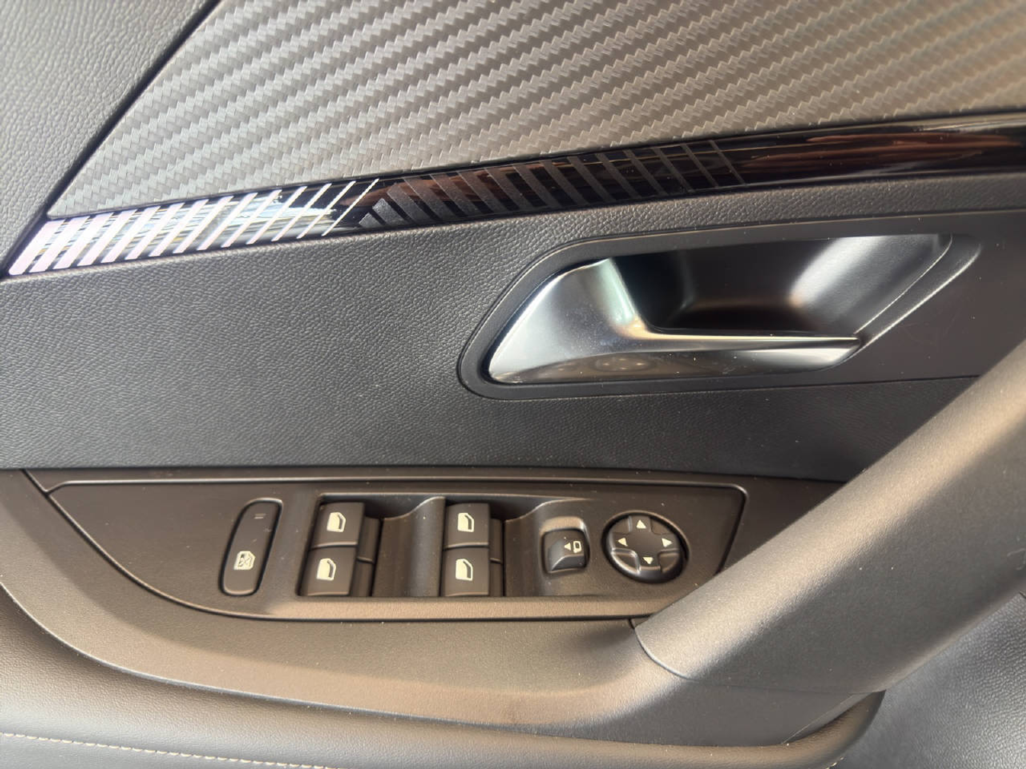 listing desktop thumbnail image 15