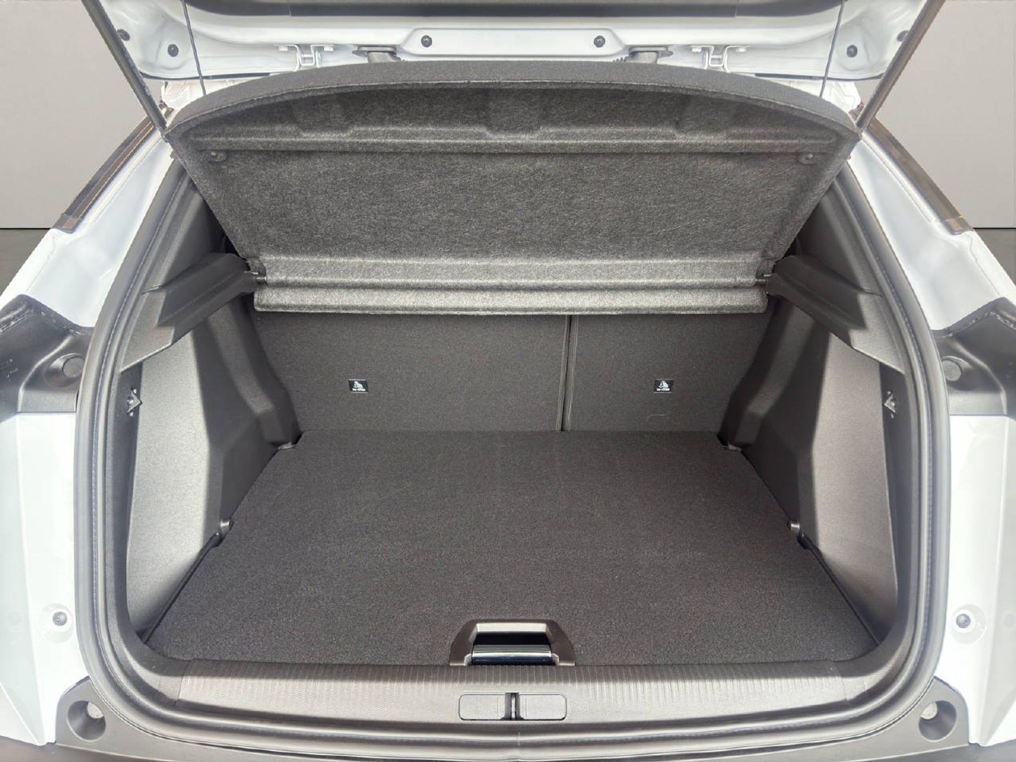 listing desktop thumbnail image 3