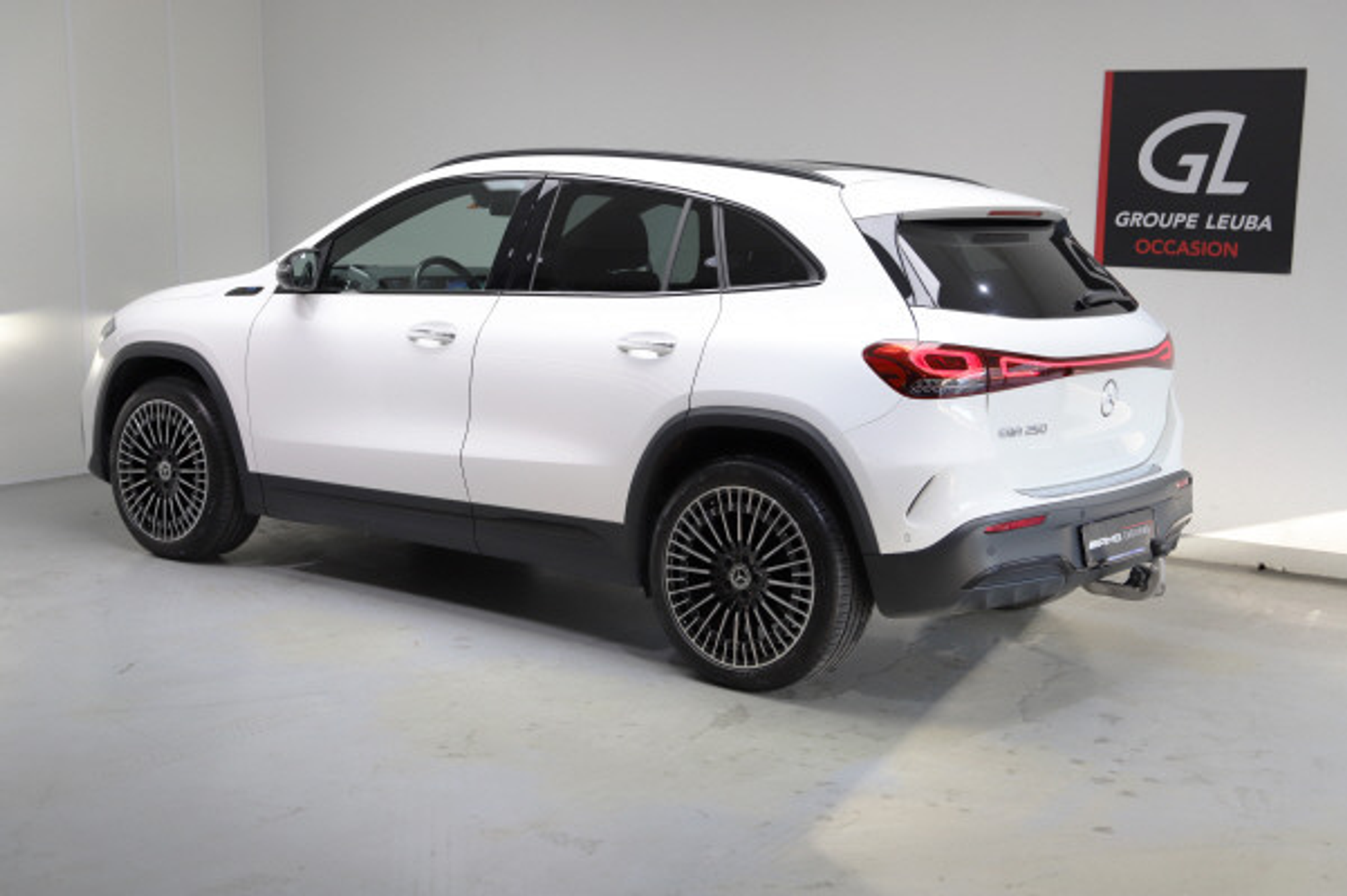 listing desktop thumbnail image 2