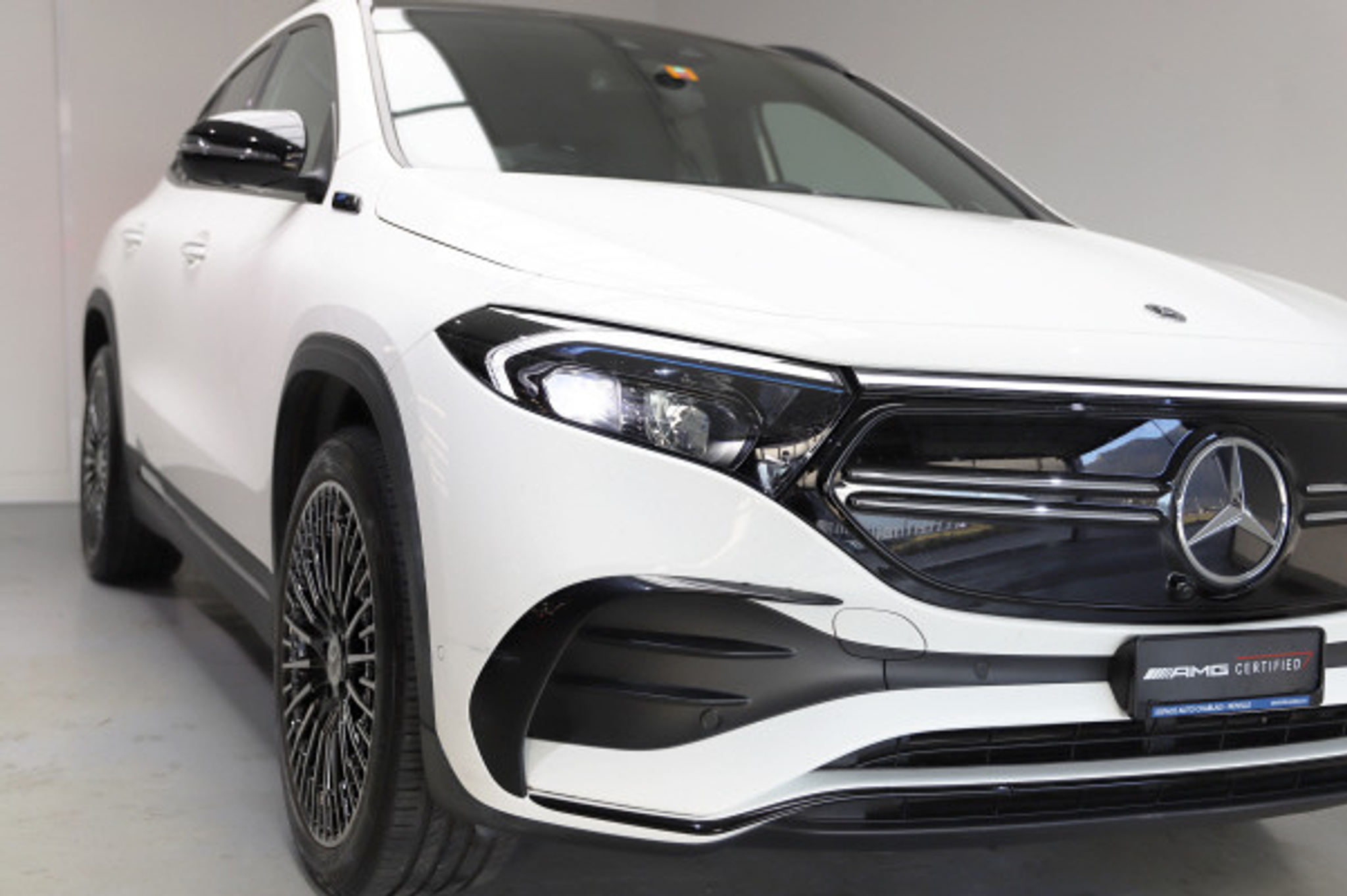 listing desktop thumbnail image 1