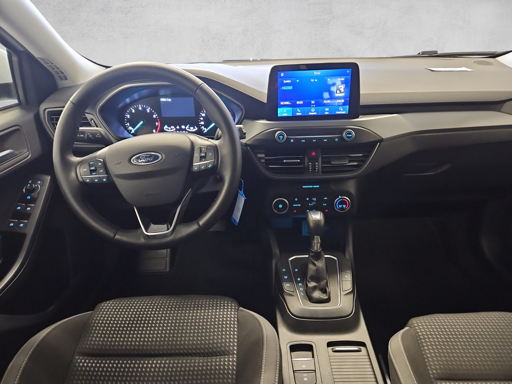 listing desktop thumbnail image 3