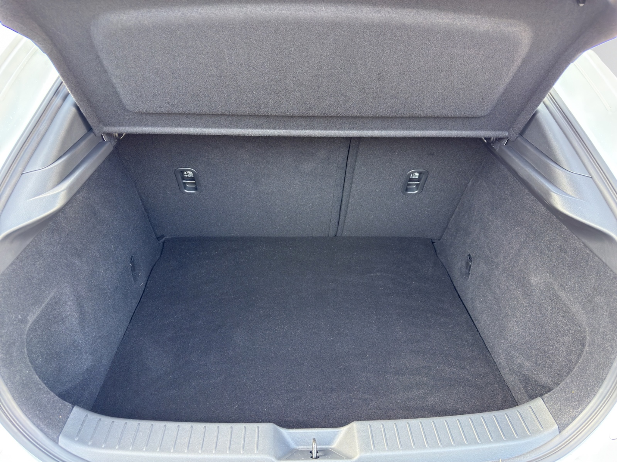 listing desktop thumbnail image 13