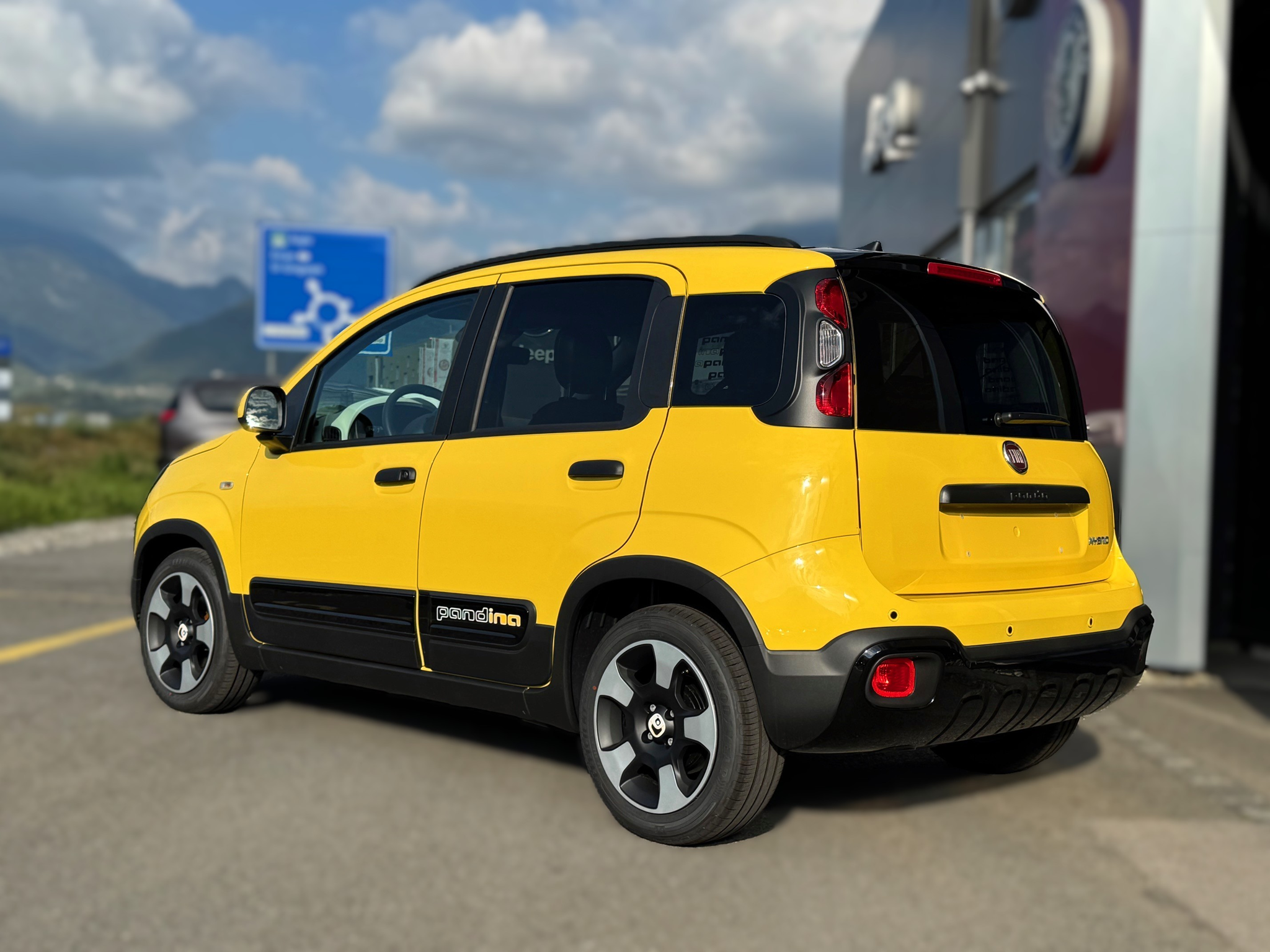 listing desktop thumbnail image 3