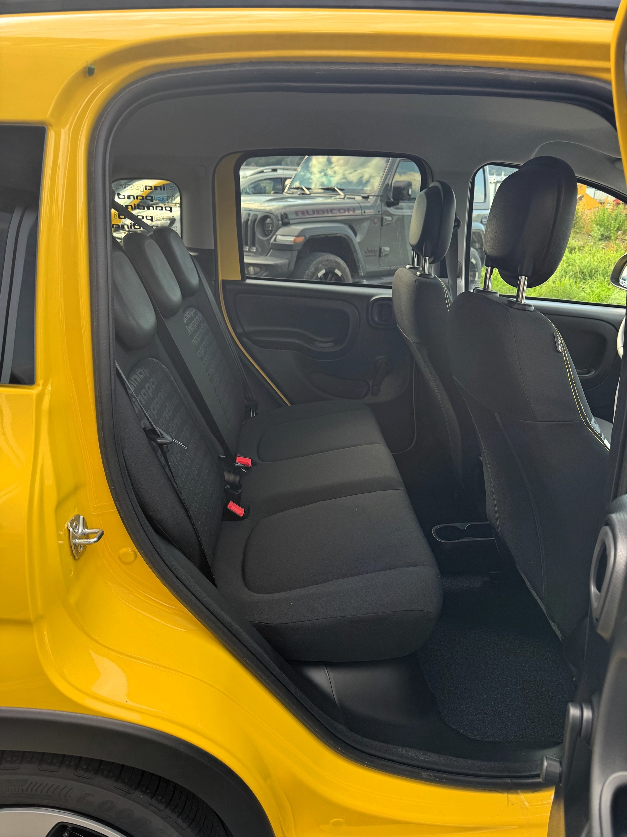 listing desktop thumbnail image 14