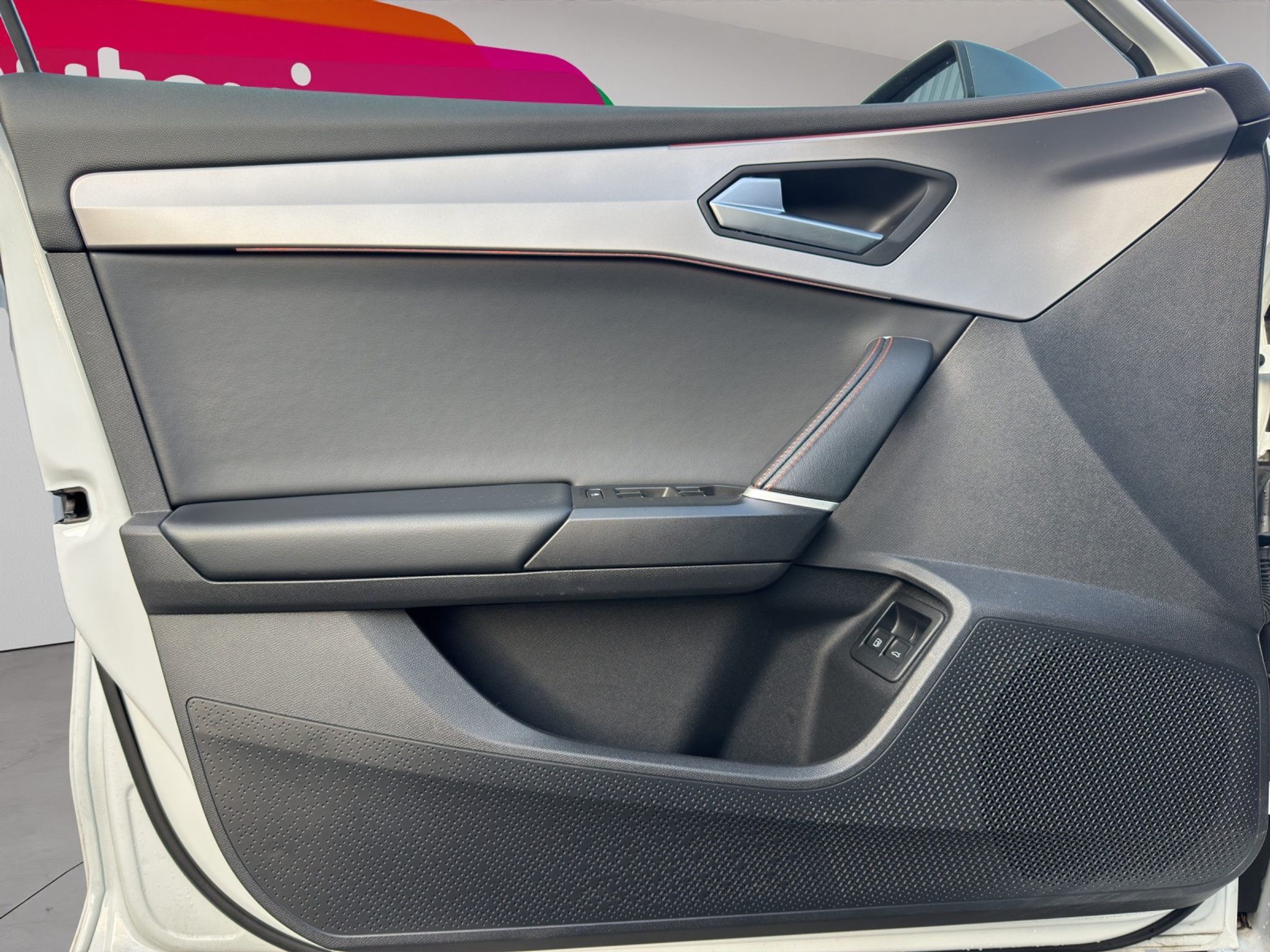 listing desktop thumbnail image 7