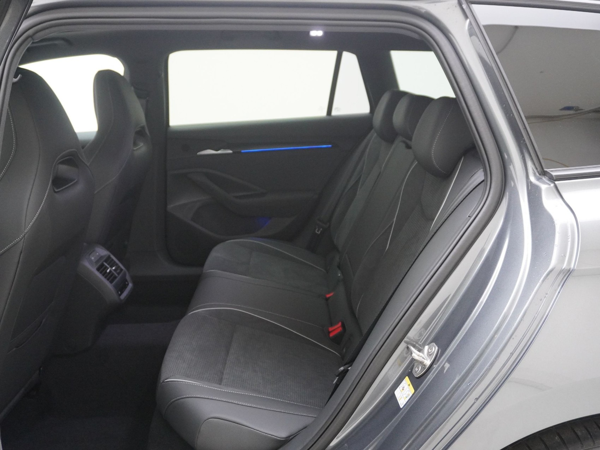 listing desktop thumbnail image 14