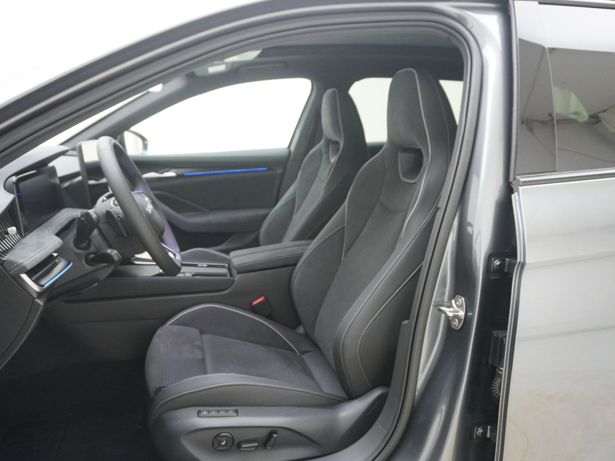 listing desktop thumbnail image 12