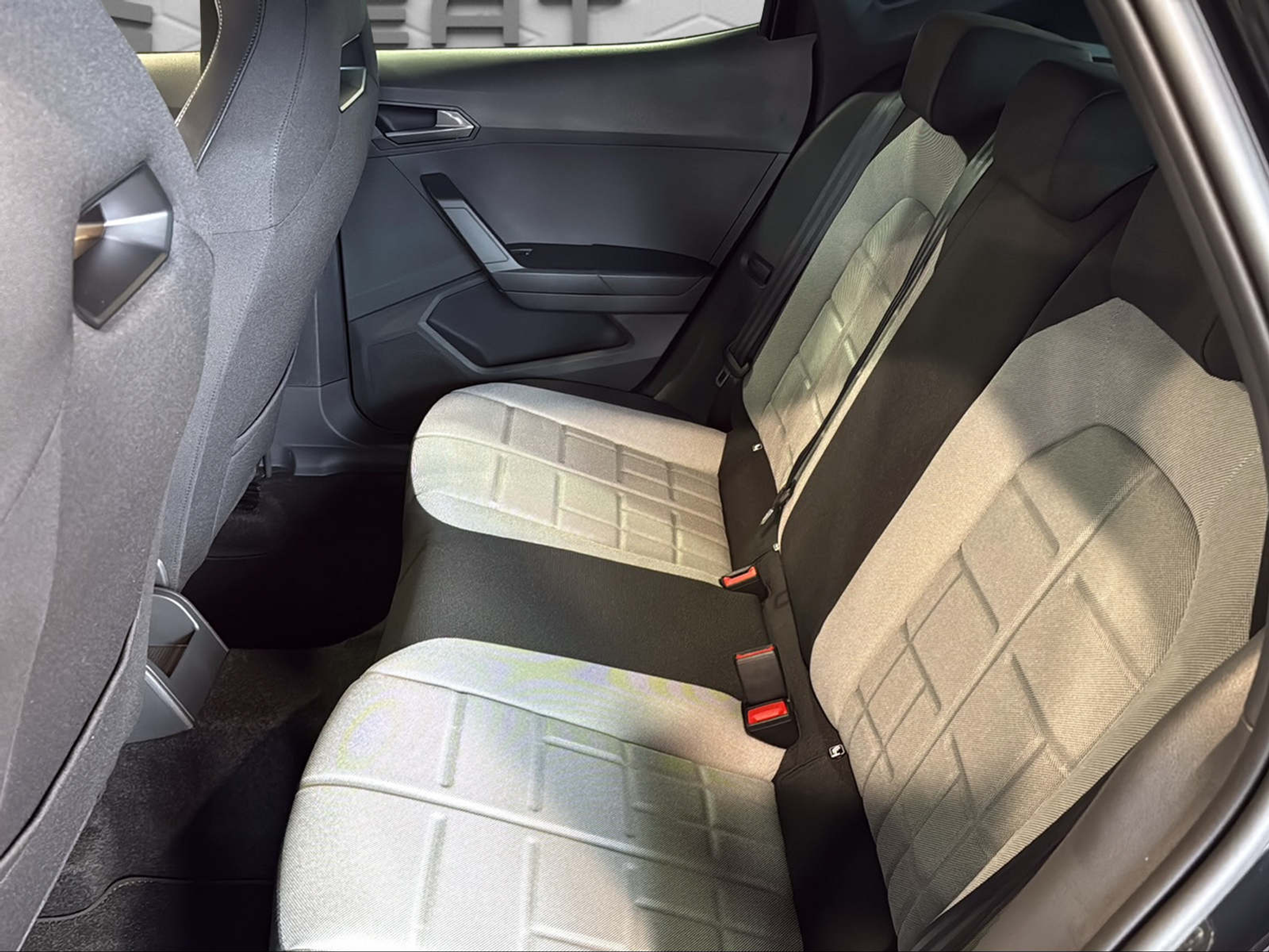 listing desktop thumbnail image 12