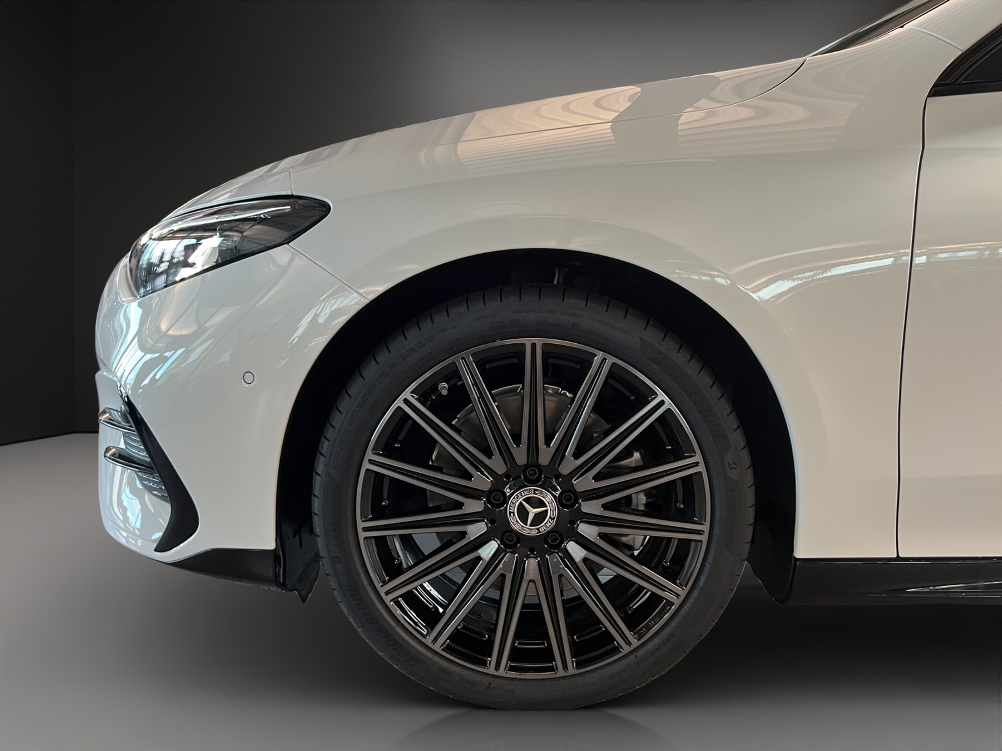 listing desktop thumbnail image 7