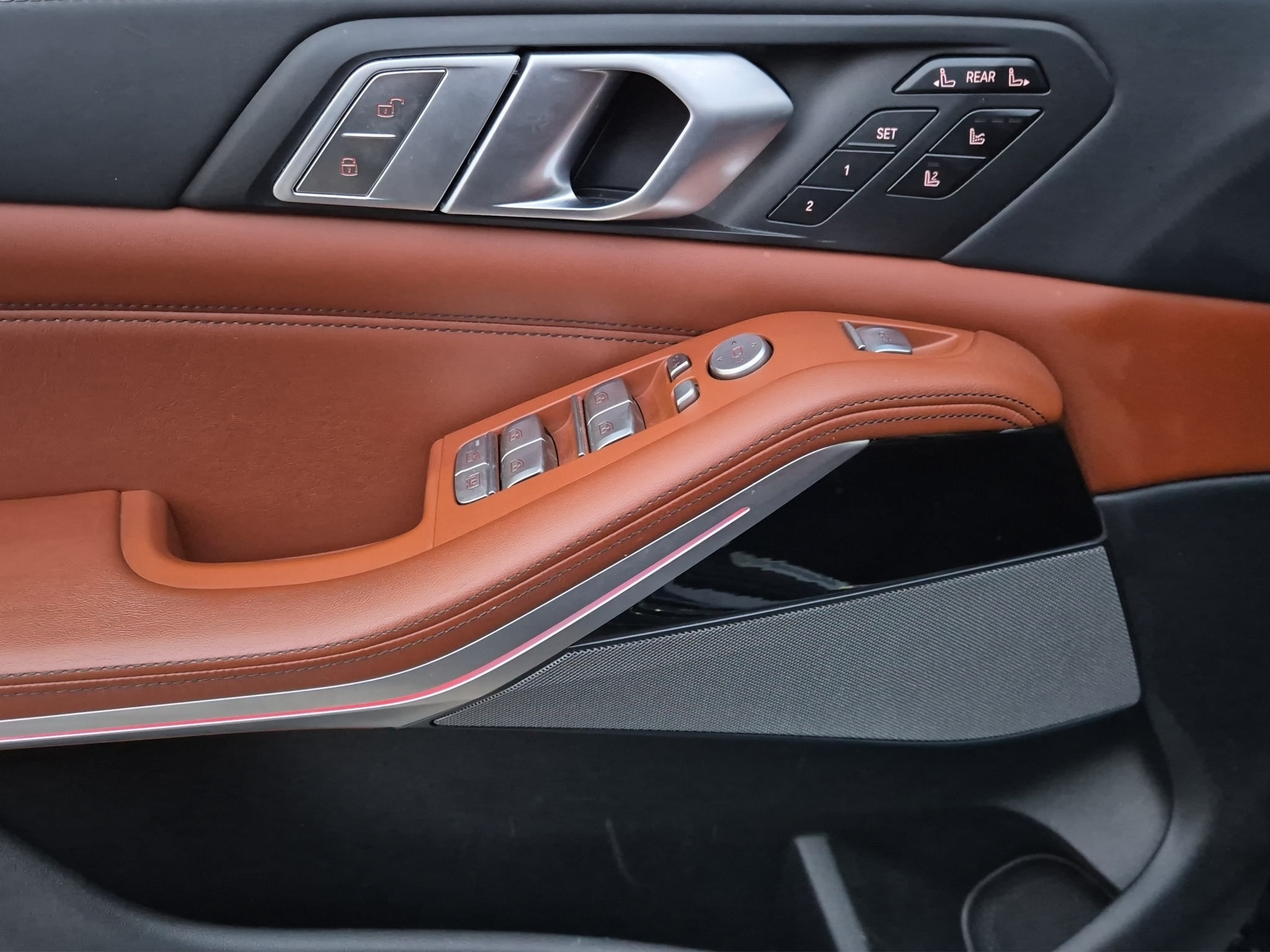 listing desktop thumbnail image 13