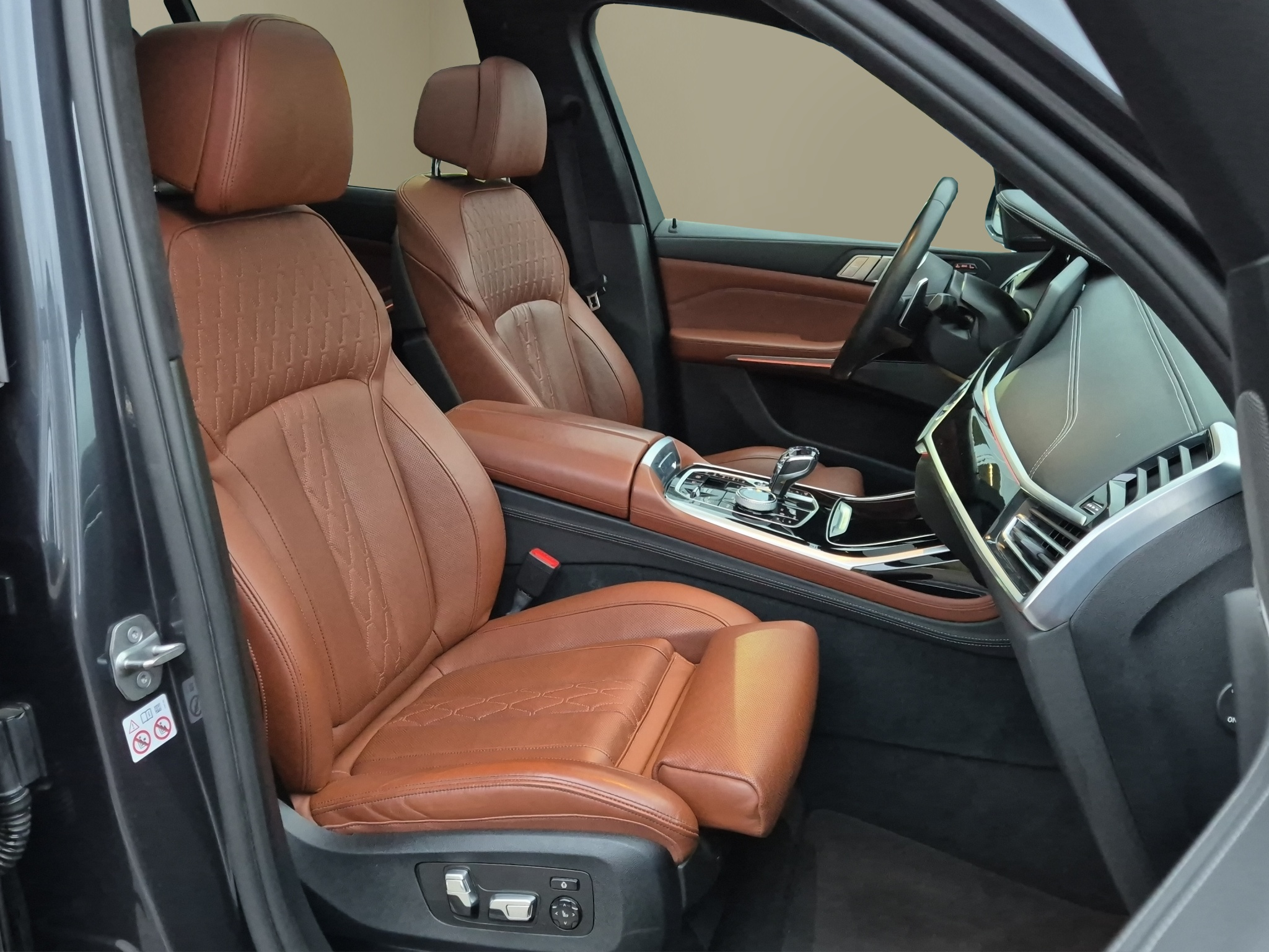 listing desktop thumbnail image 16