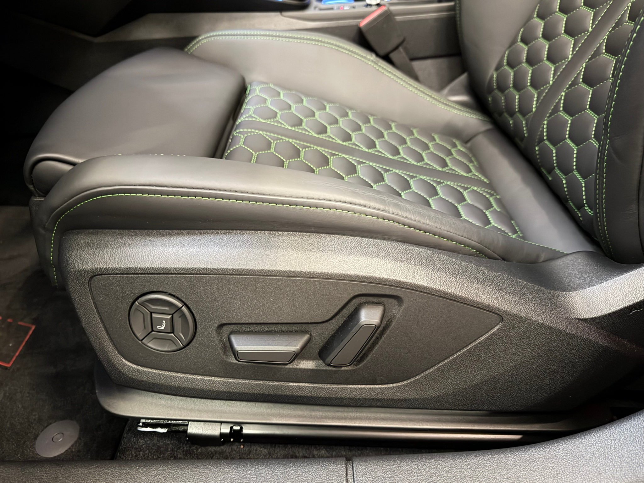 listing desktop thumbnail image 12