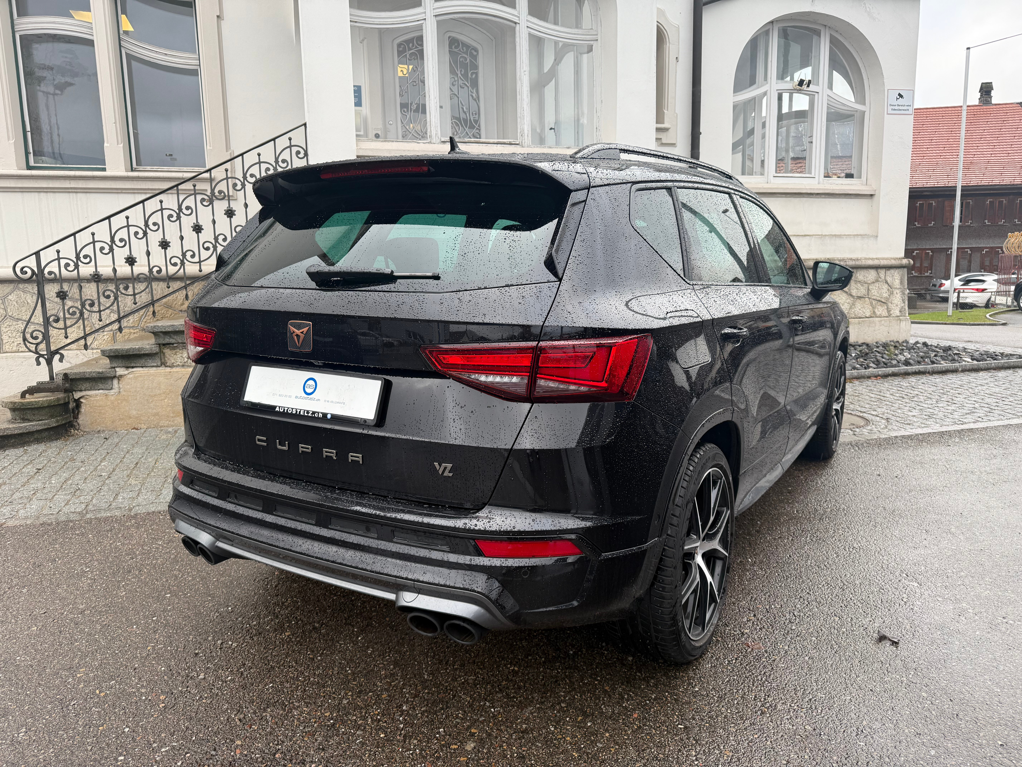 listing desktop thumbnail image 4