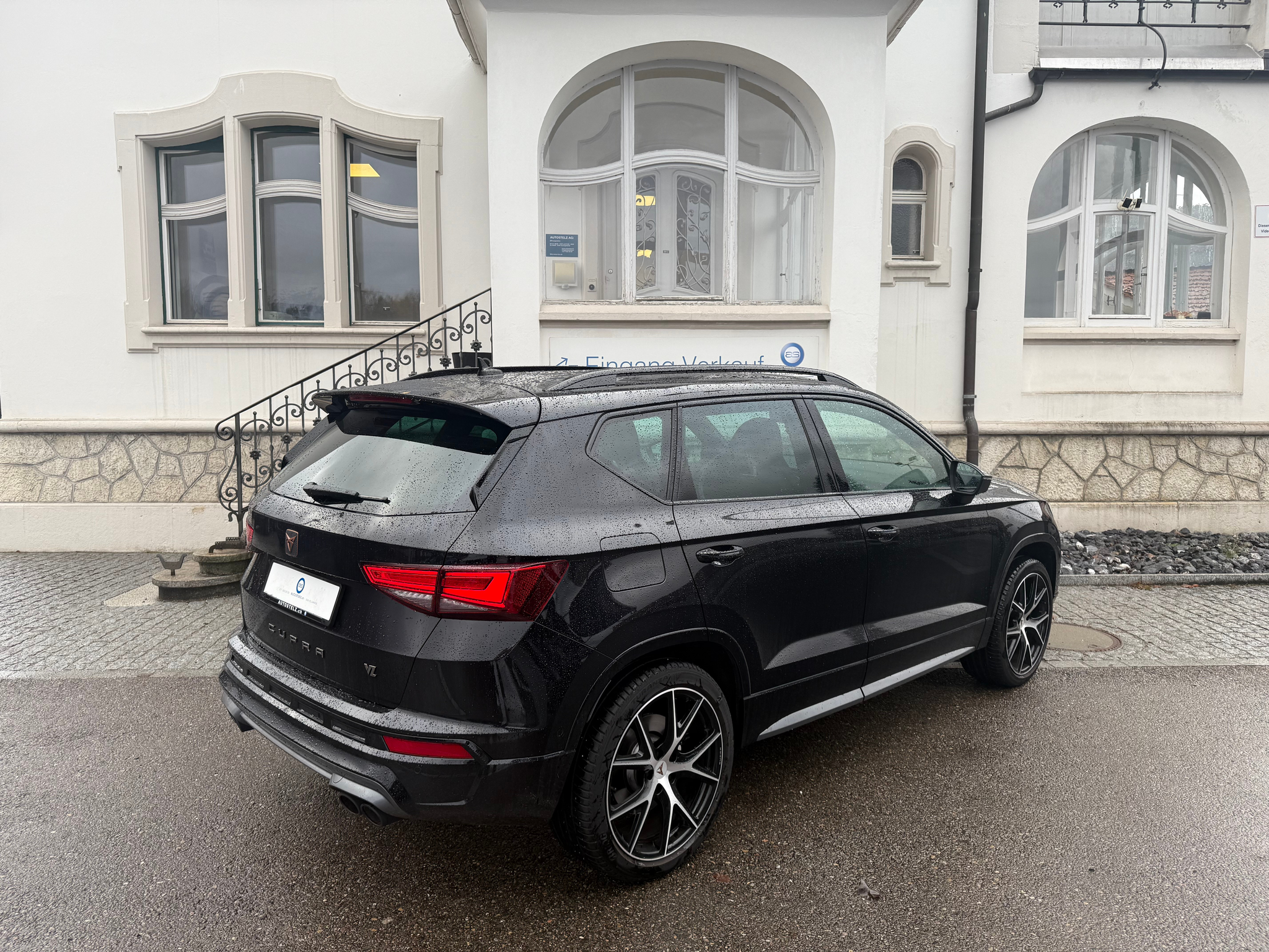 listing desktop thumbnail image 3