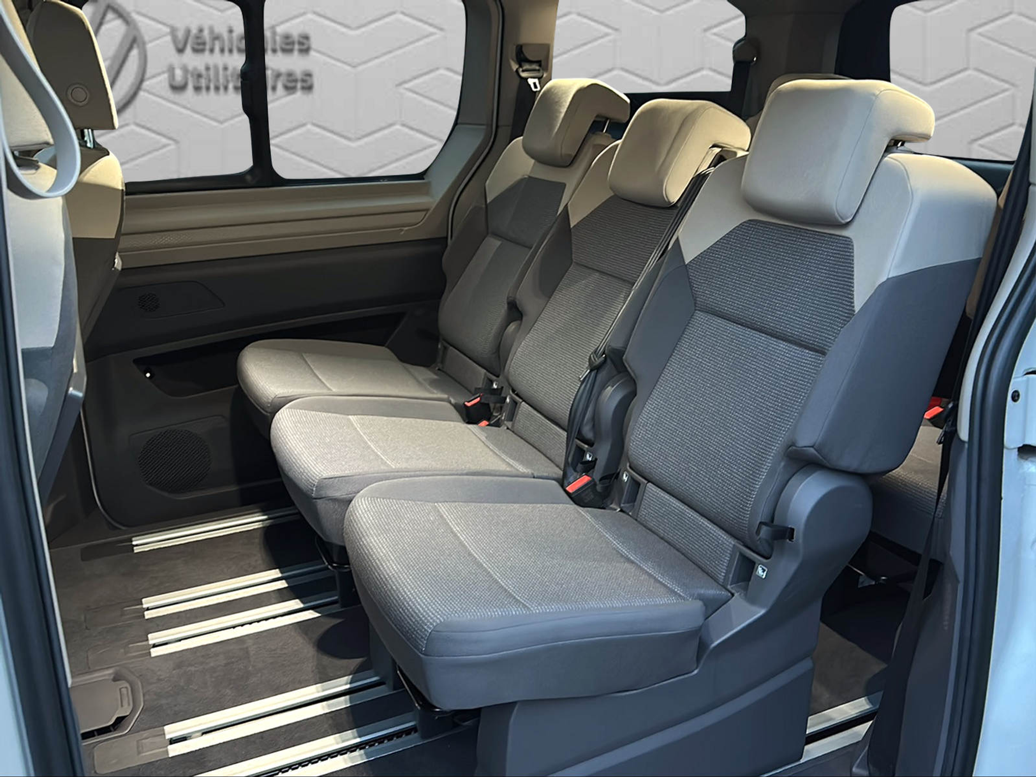 listing desktop thumbnail image 15