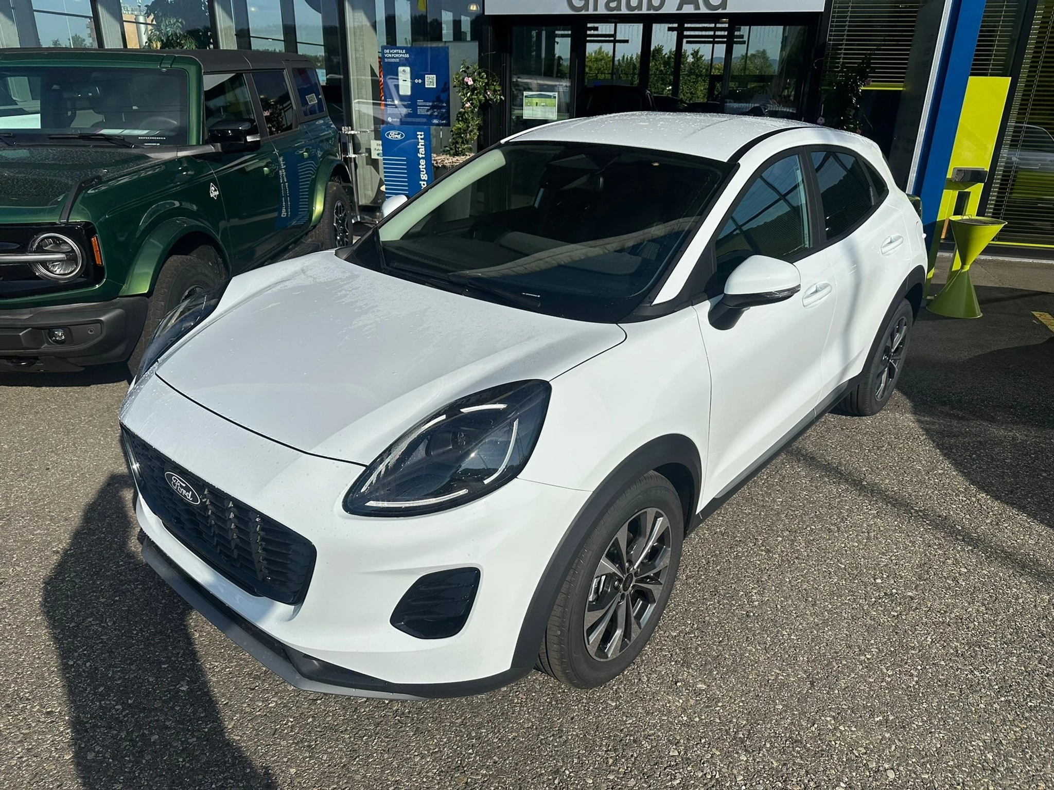 listing desktop thumbnail image 1