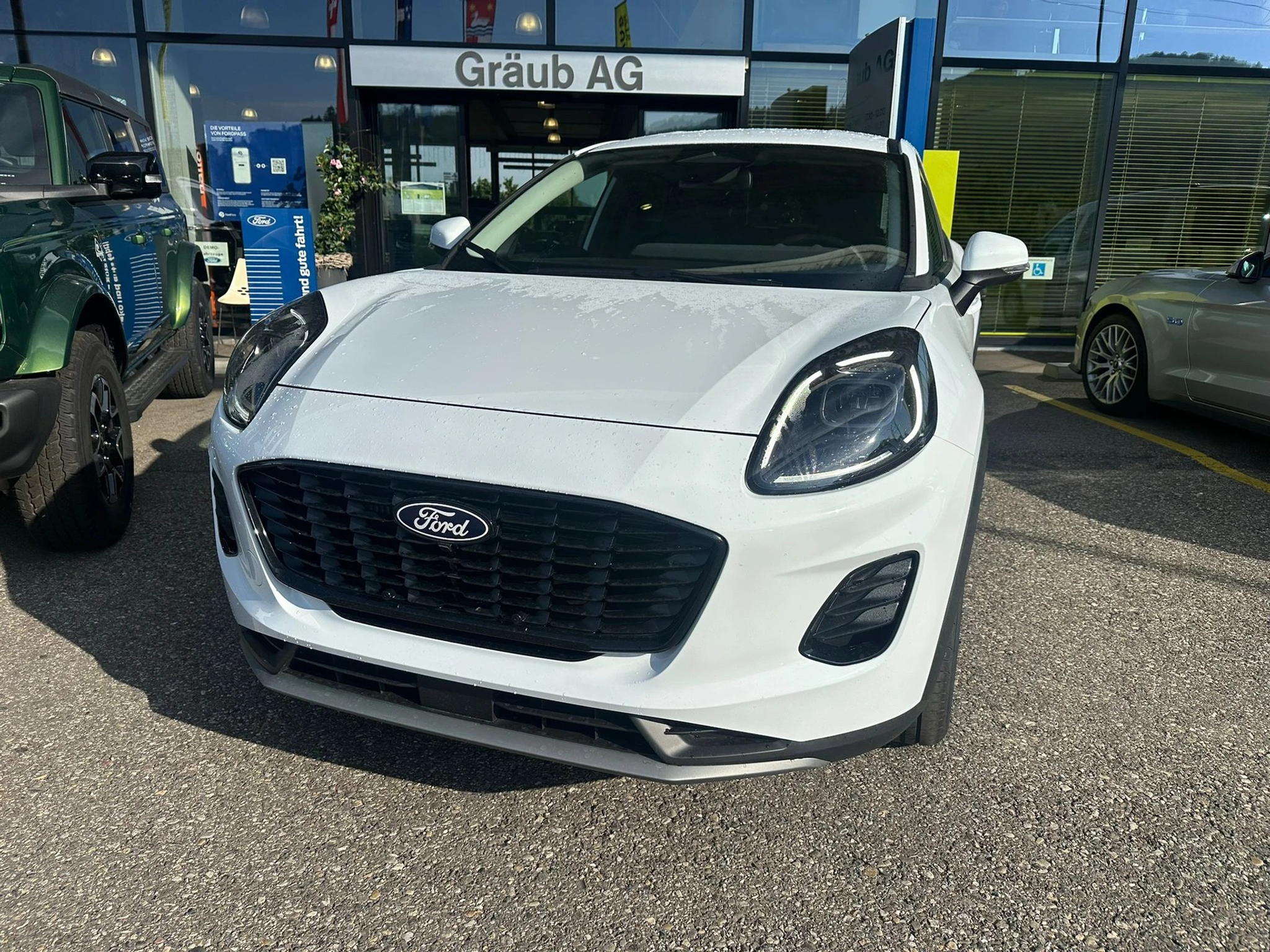 listing desktop thumbnail image 3