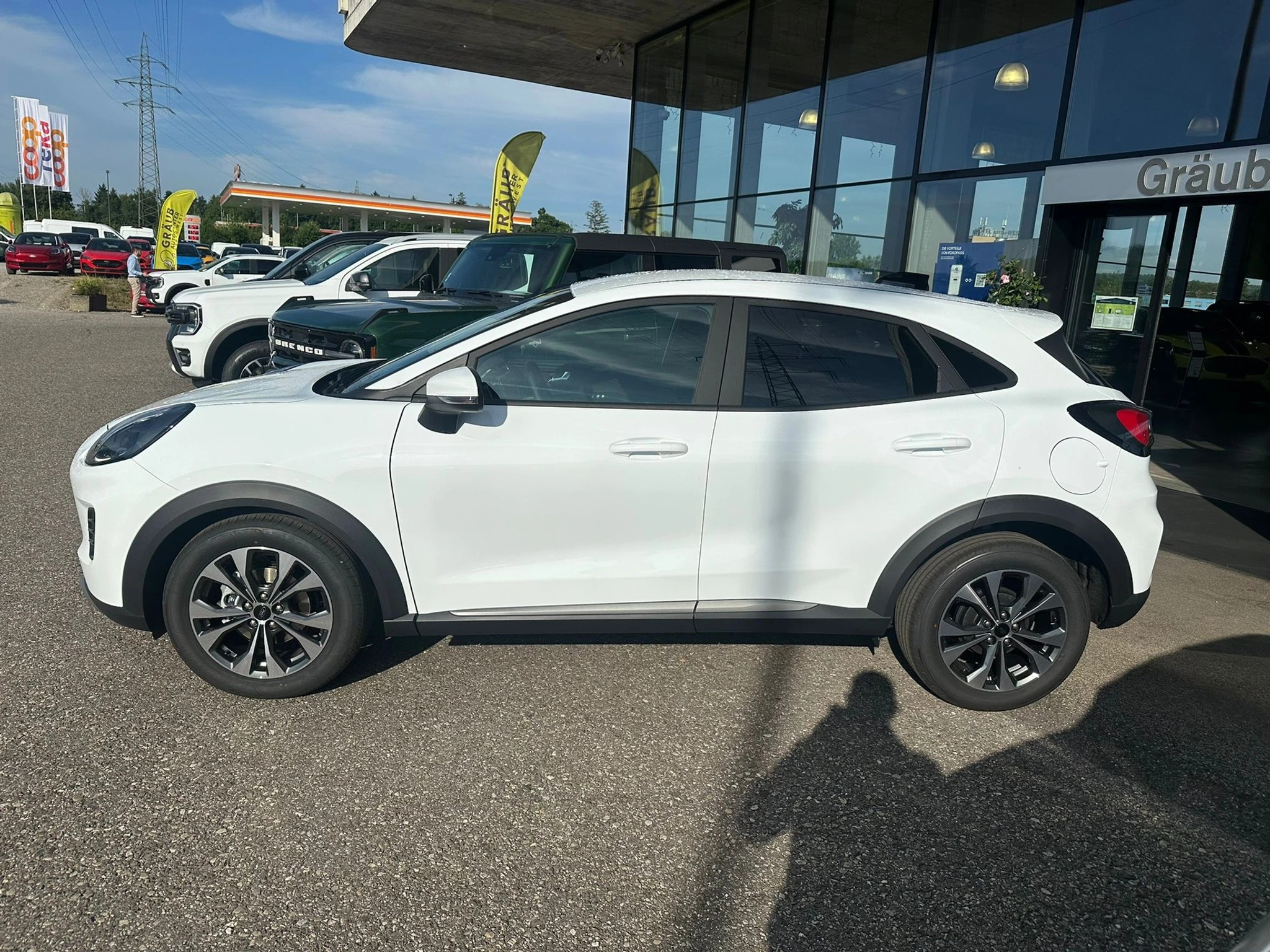 listing desktop thumbnail image 4