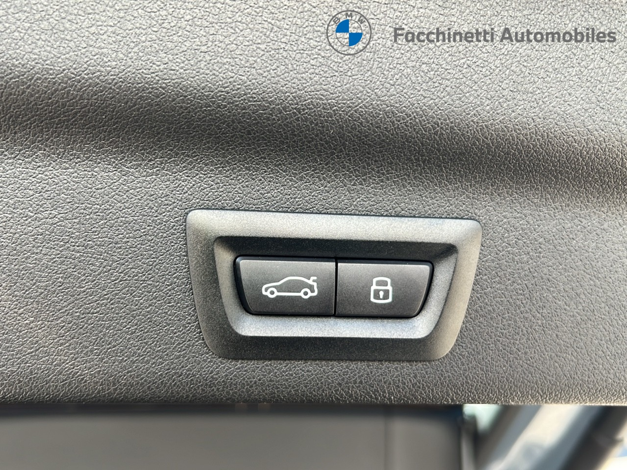 listing desktop thumbnail image 23