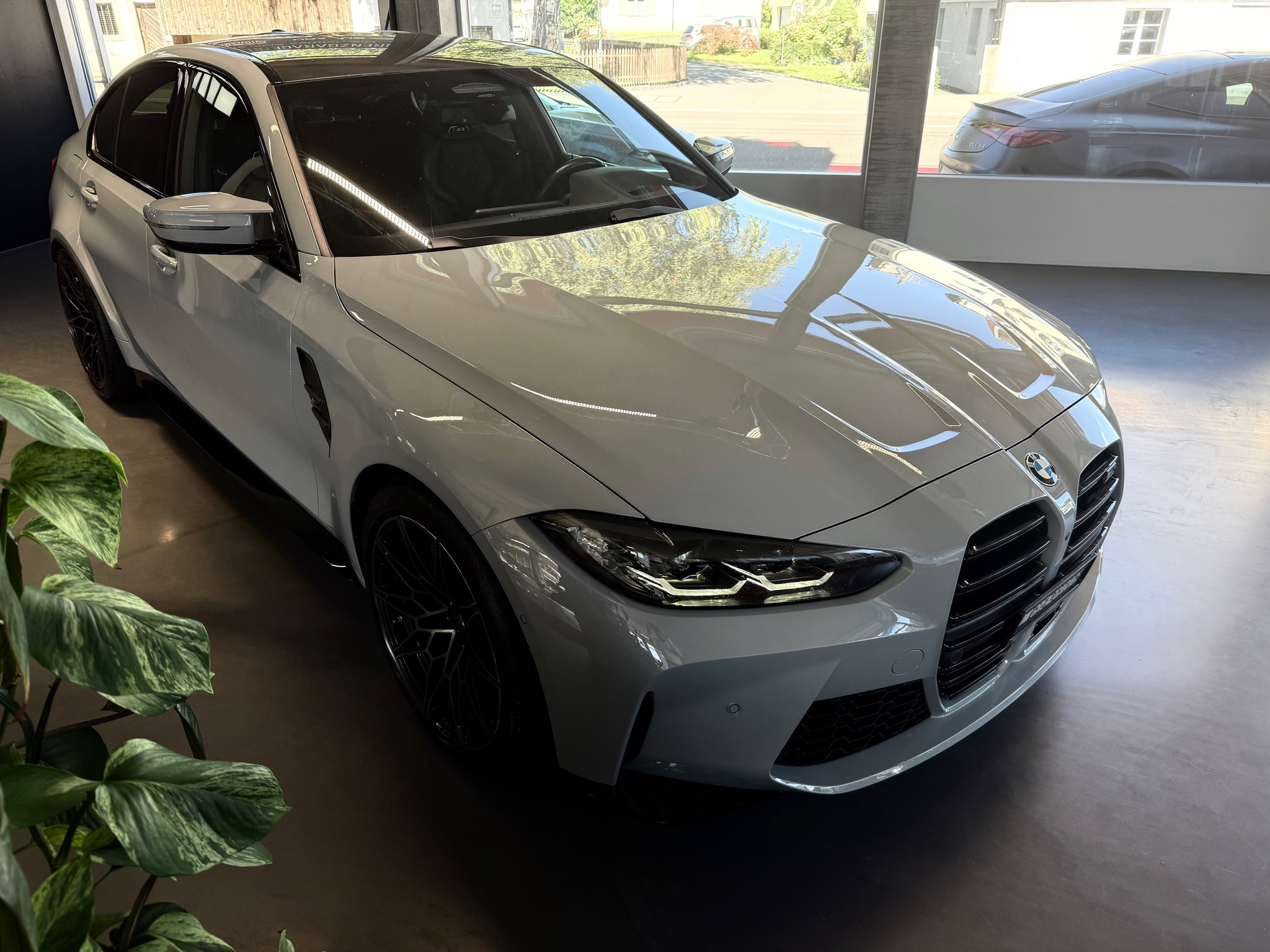 listing desktop thumbnail image 1