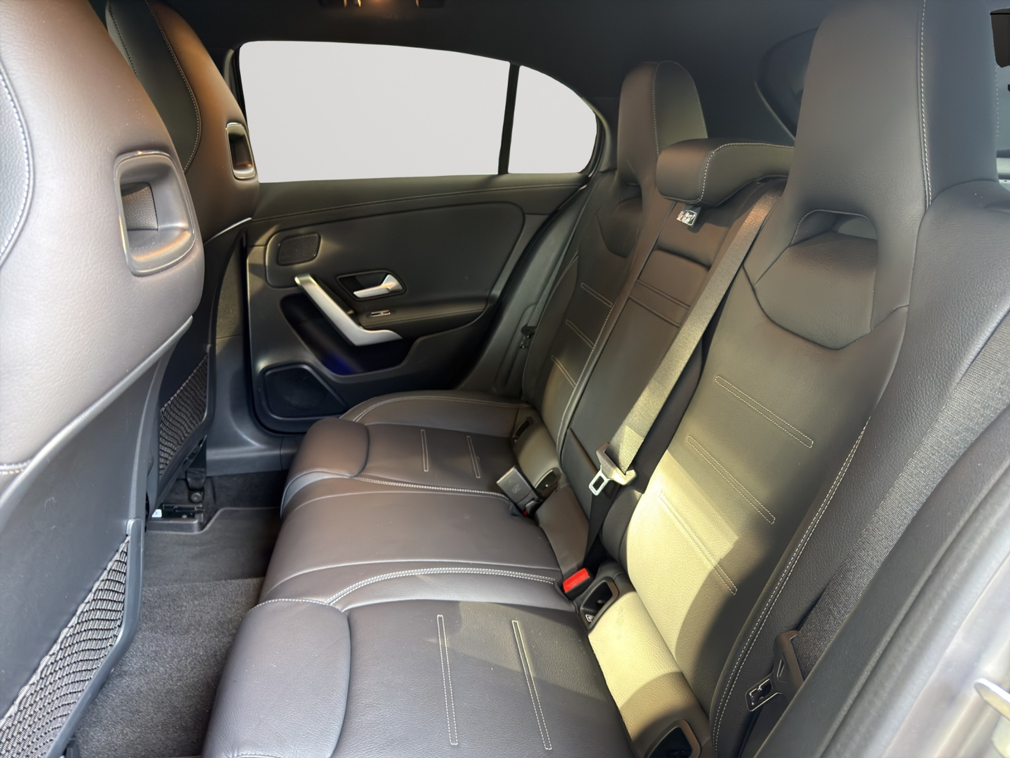 listing desktop thumbnail image 10