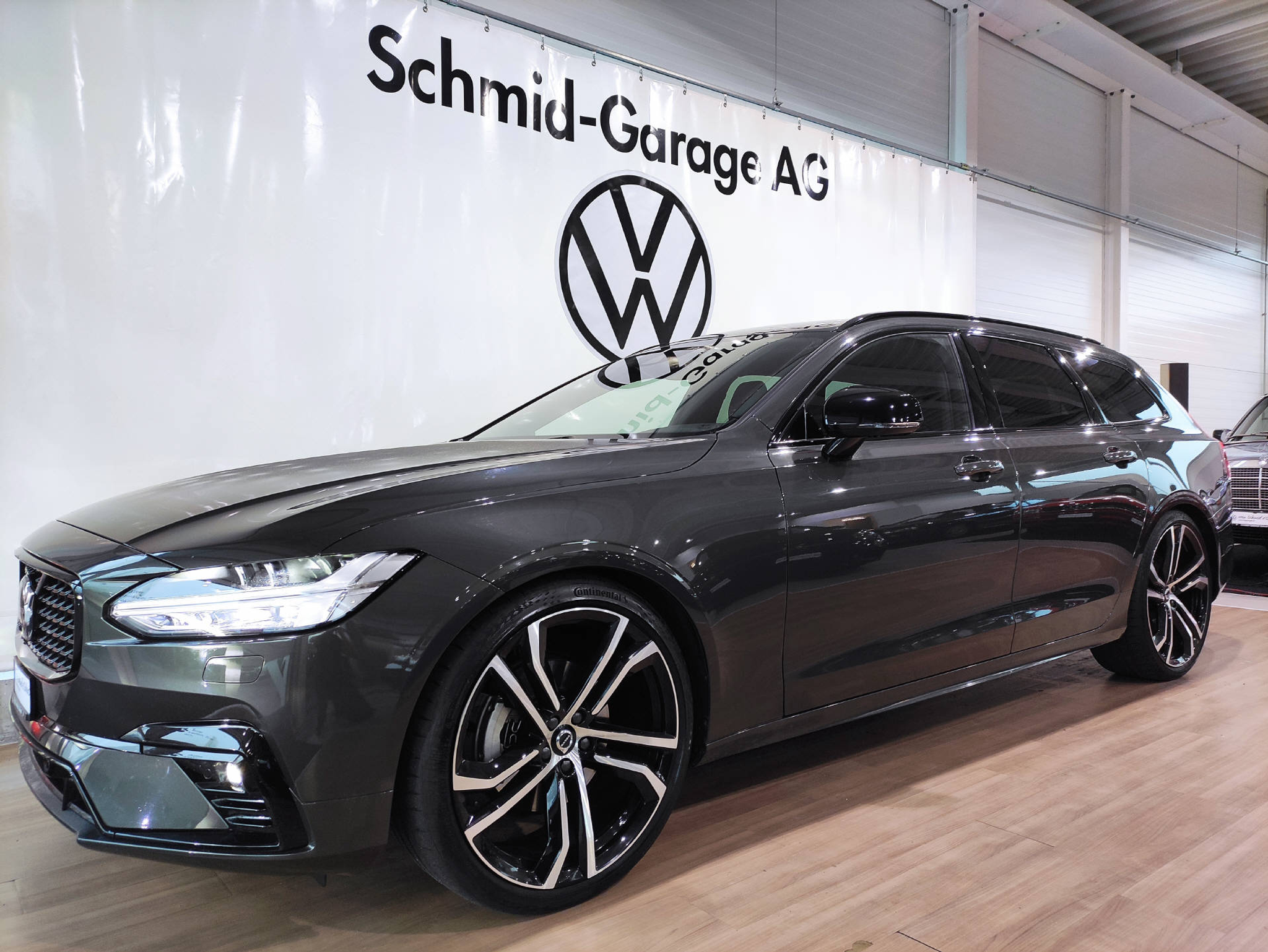 listing desktop thumbnail image 1