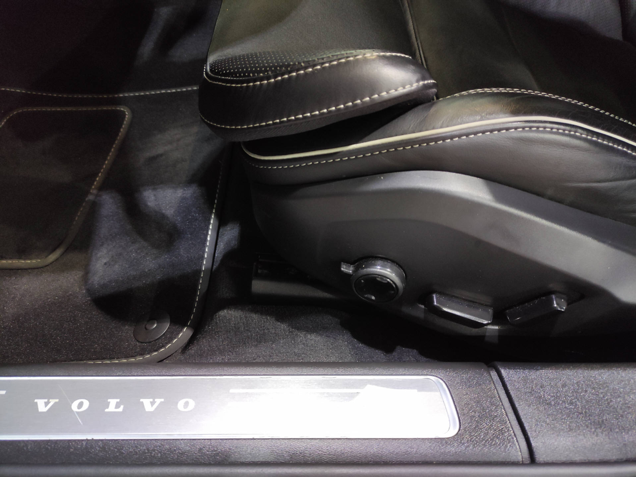 listing desktop thumbnail image 3