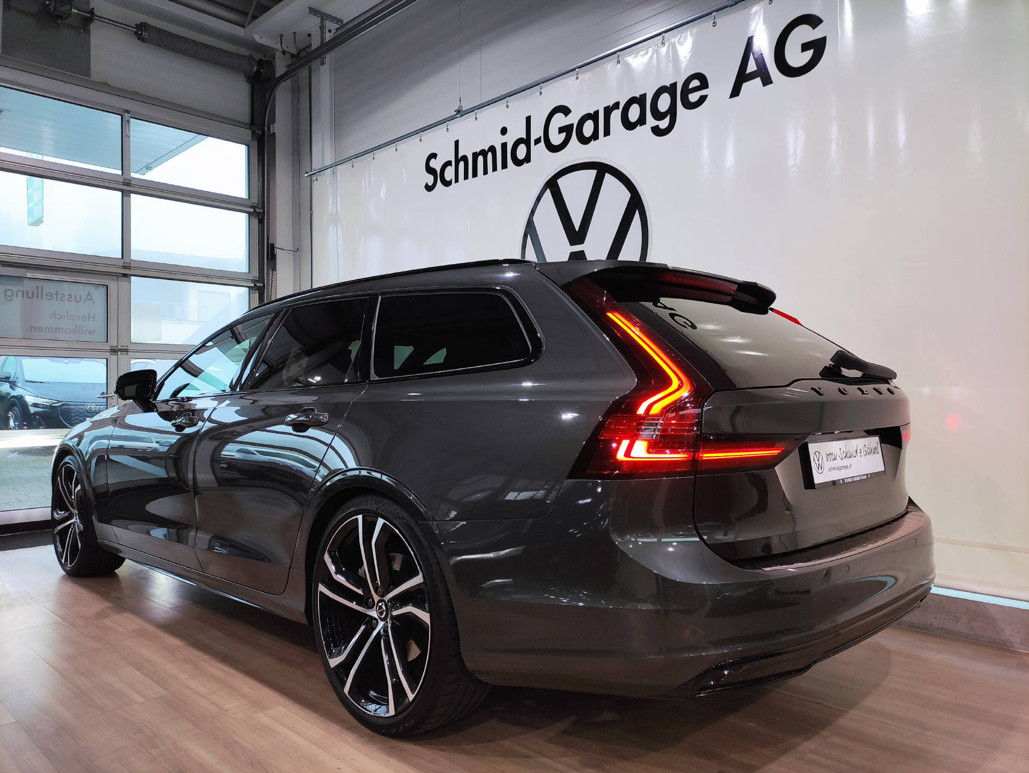 listing desktop thumbnail image 15