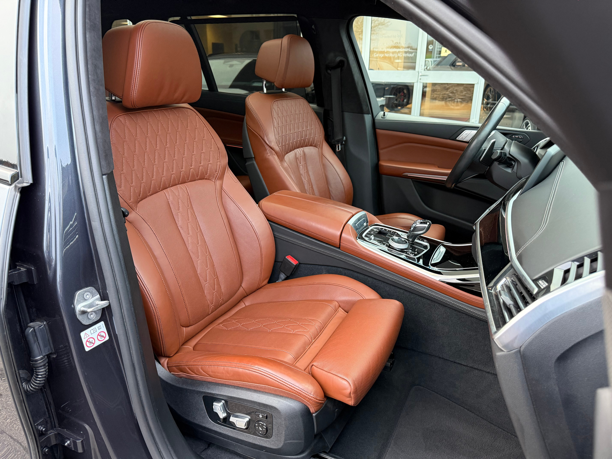 listing desktop thumbnail image 26