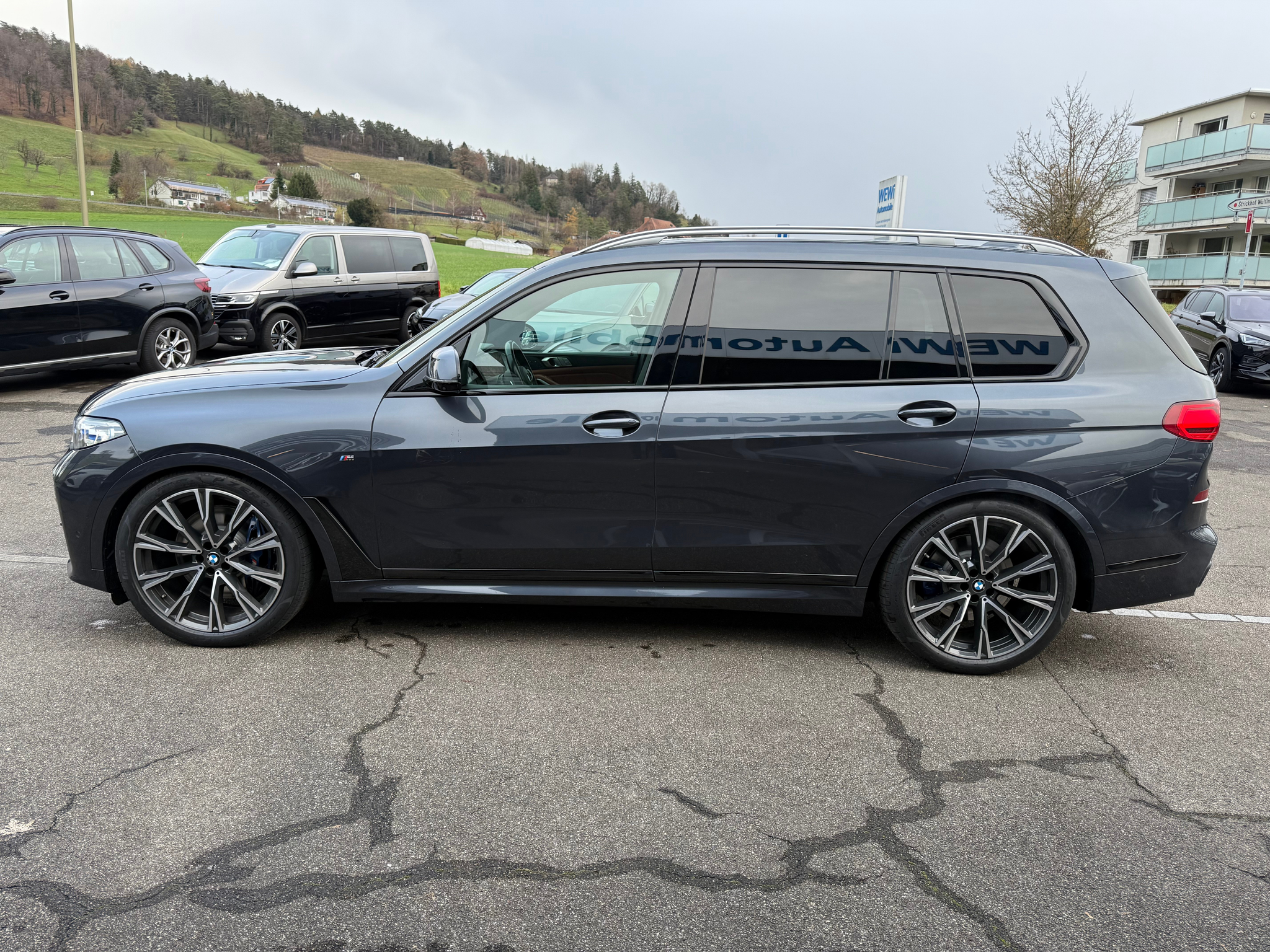 listing desktop thumbnail image 4