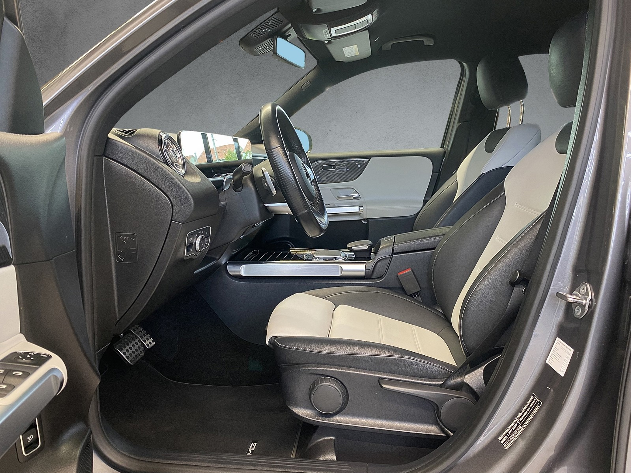 listing desktop thumbnail image 6