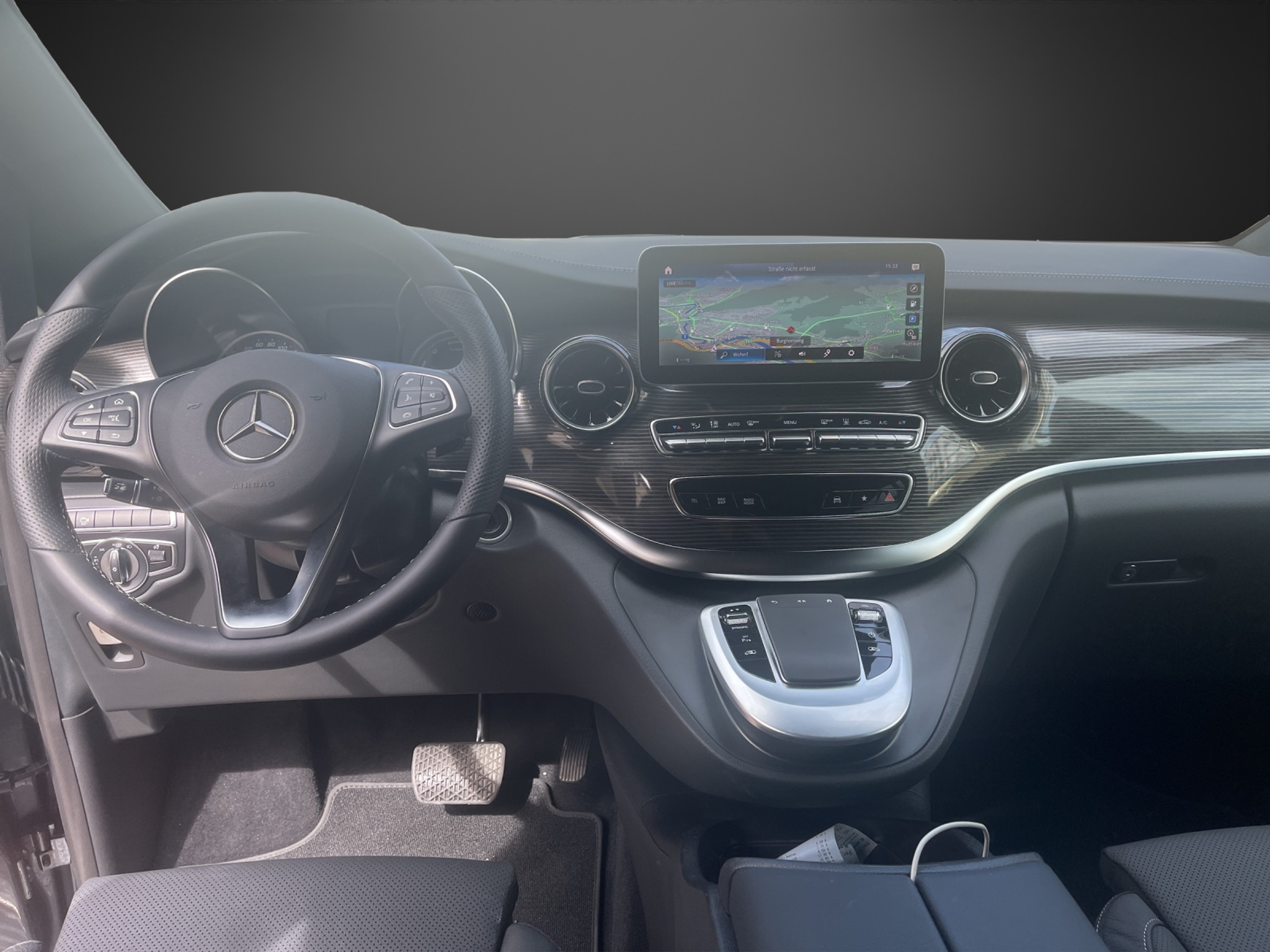 listing desktop thumbnail image 10