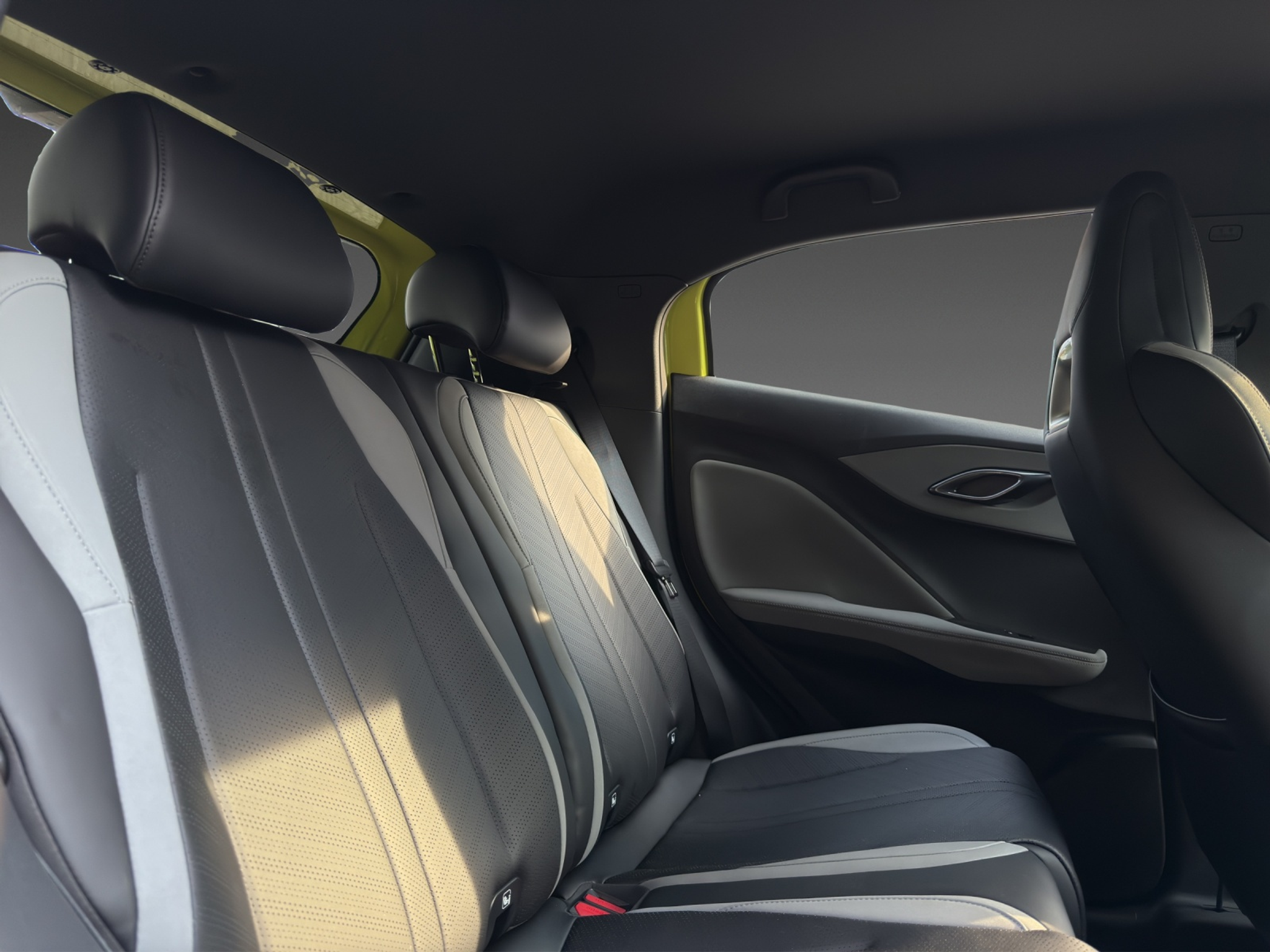 listing desktop thumbnail image 18