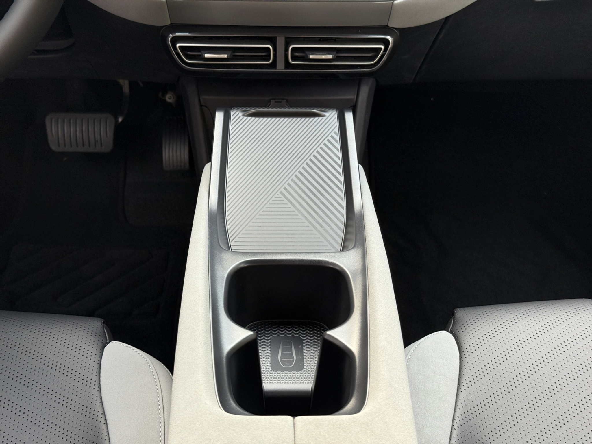 listing desktop thumbnail image 16