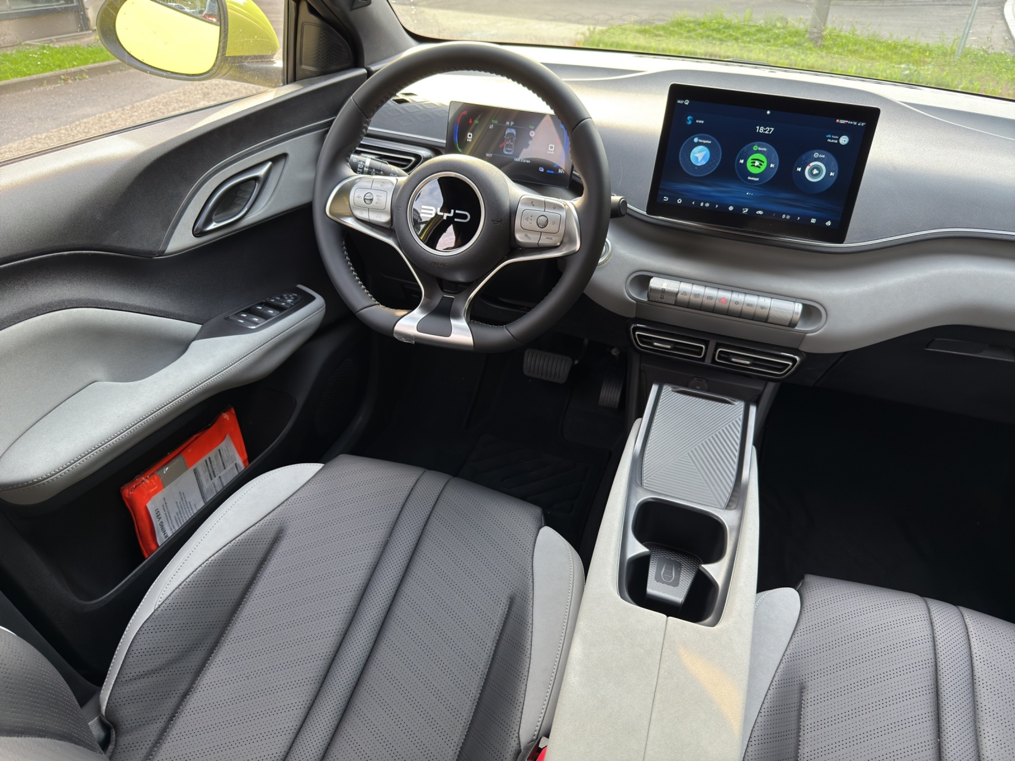 listing desktop thumbnail image 19