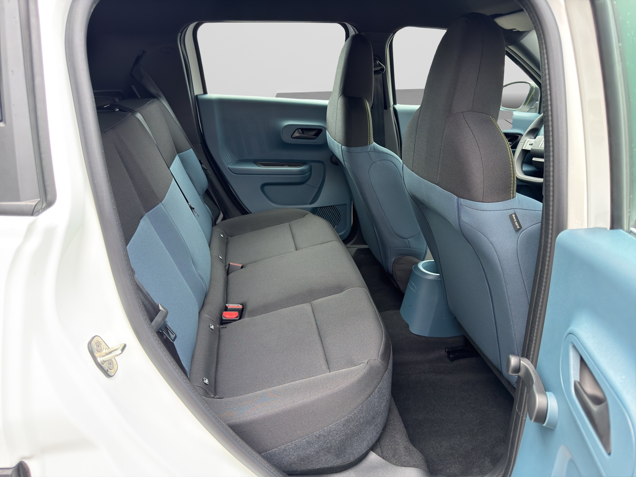 listing desktop thumbnail image 12