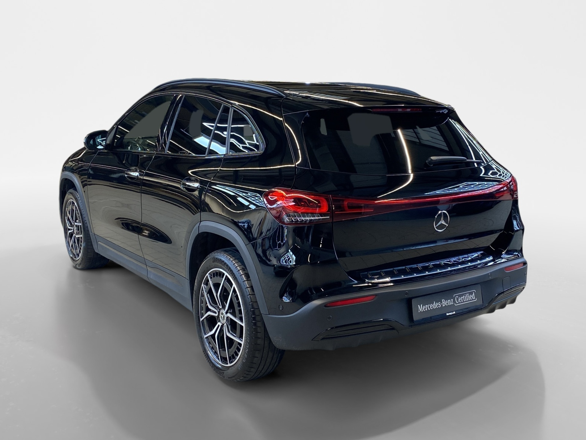 listing desktop thumbnail image 3