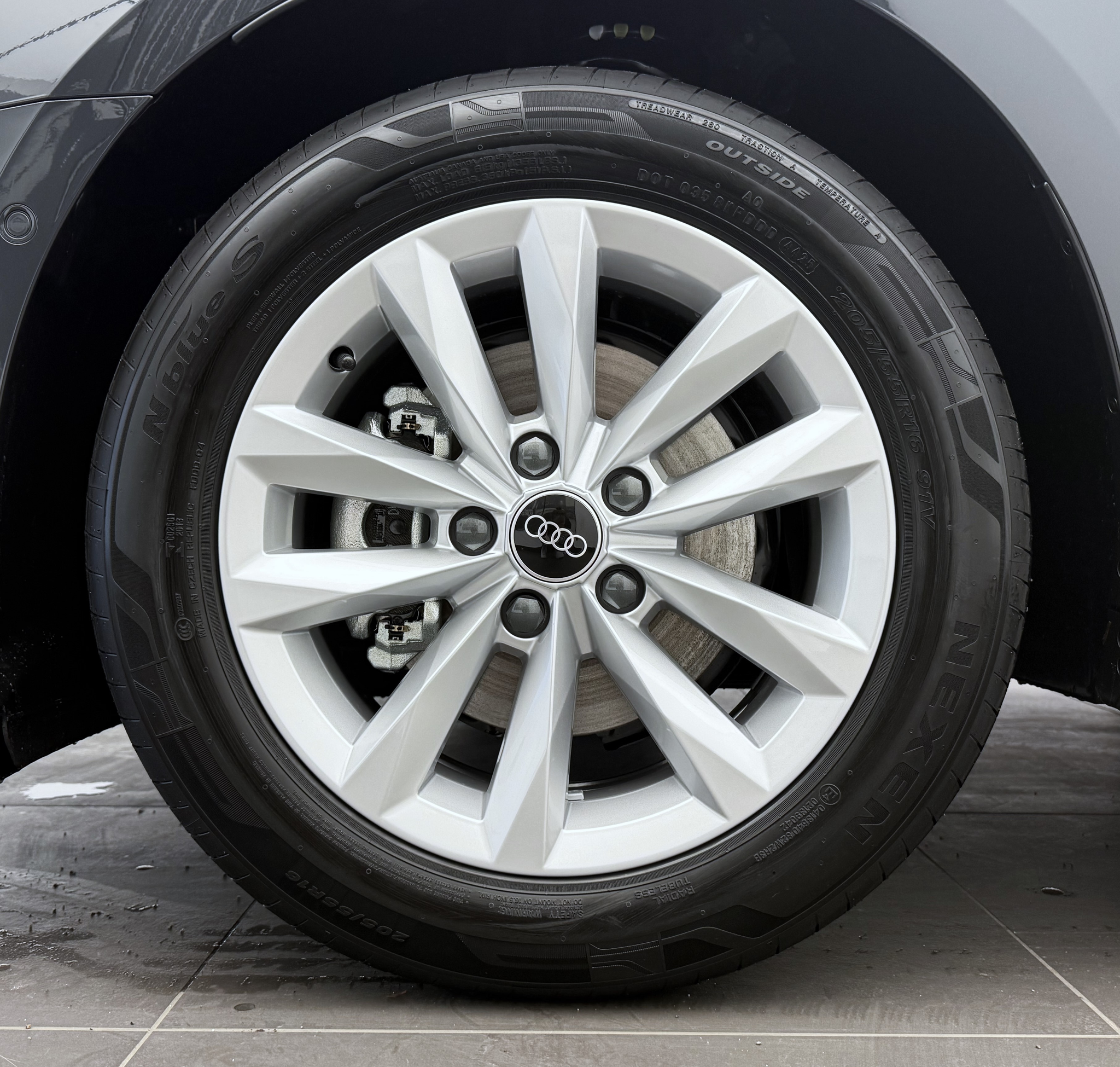 listing desktop thumbnail image 2