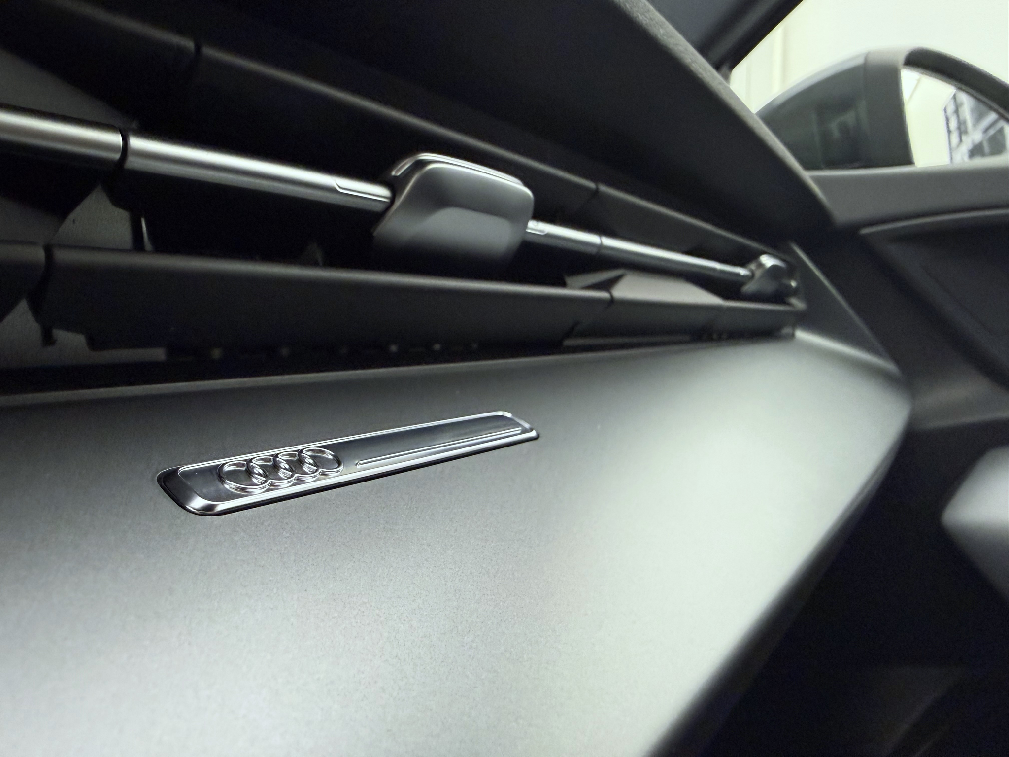 listing desktop thumbnail image 17