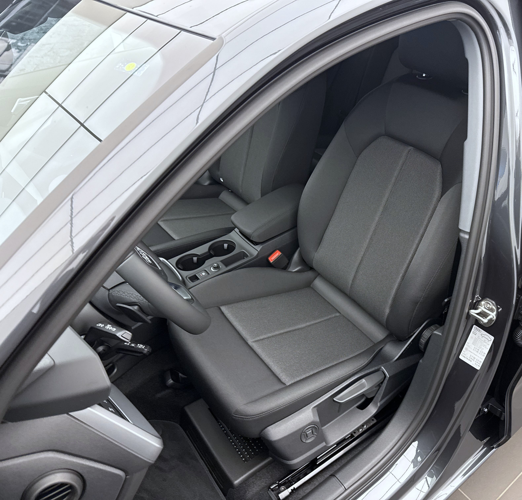 listing desktop thumbnail image 4