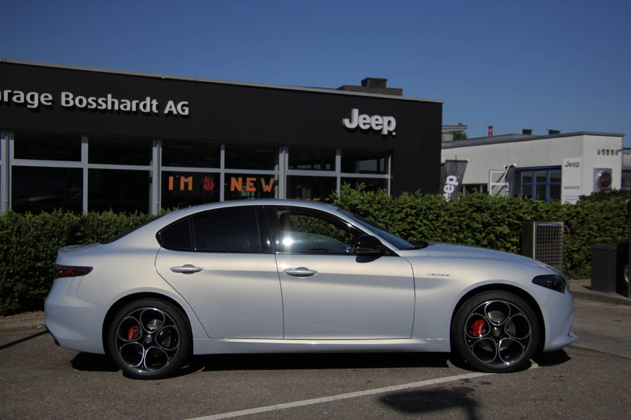 listing desktop thumbnail image 1