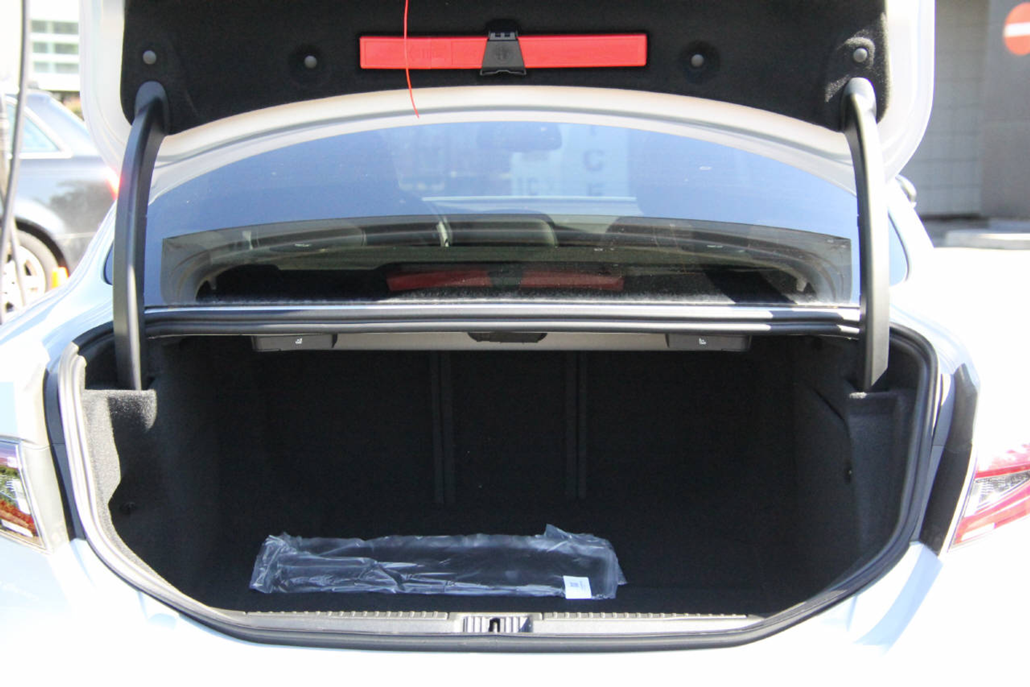 listing desktop thumbnail image 4