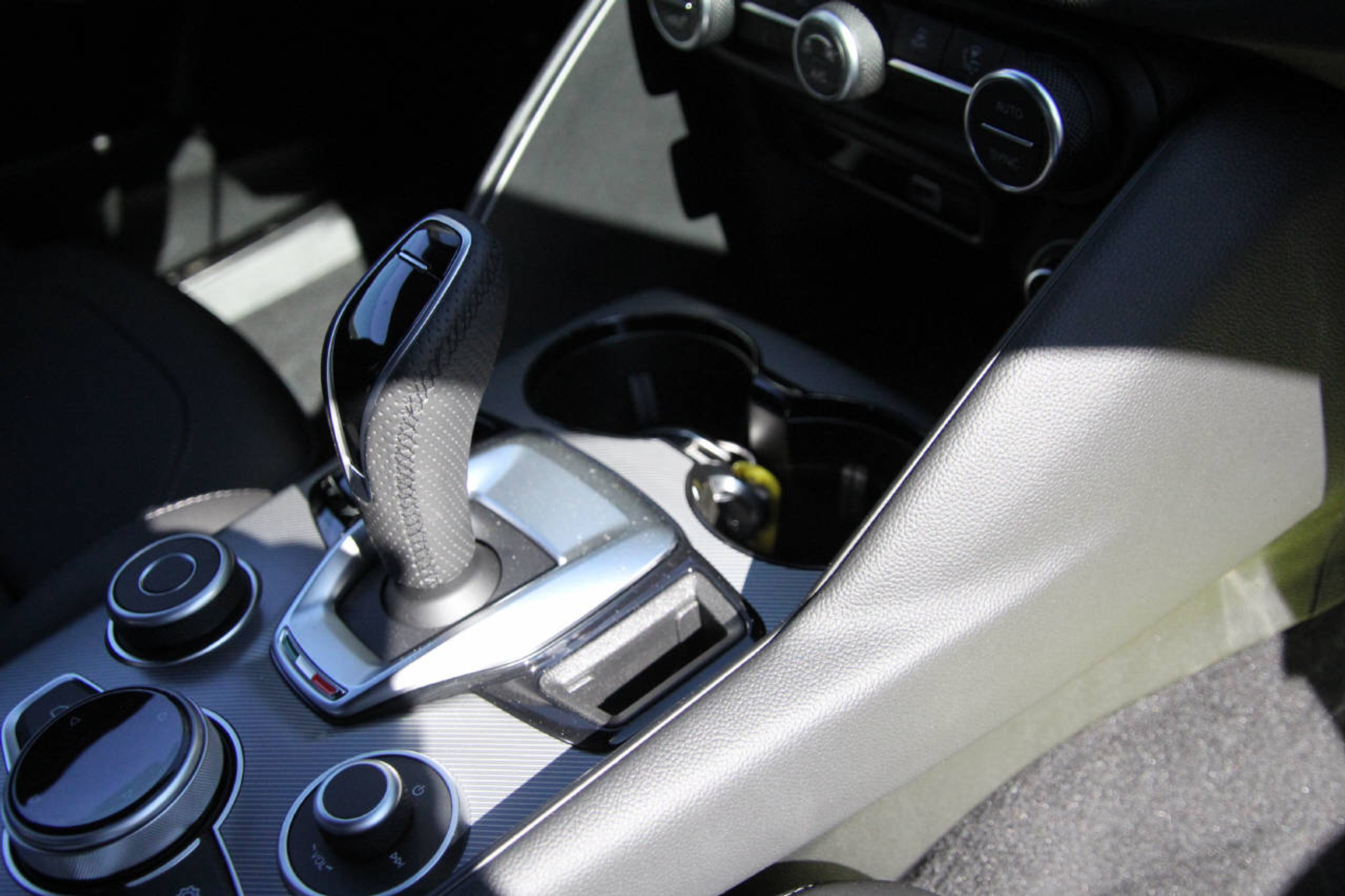 listing desktop thumbnail image 10